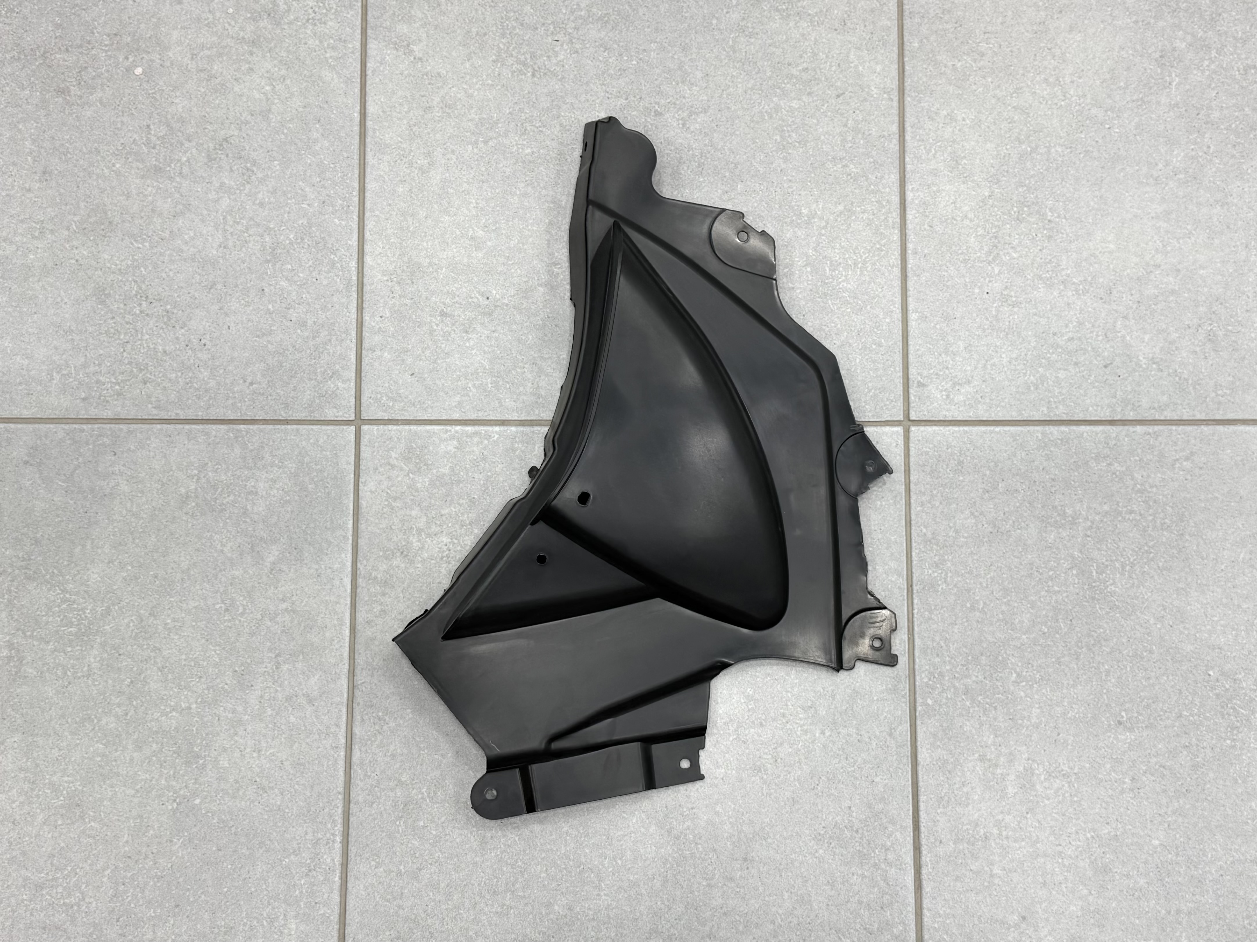 Правий локер M Paket 51118074892 для BMW 3 series G20 G21 2018-2022 2