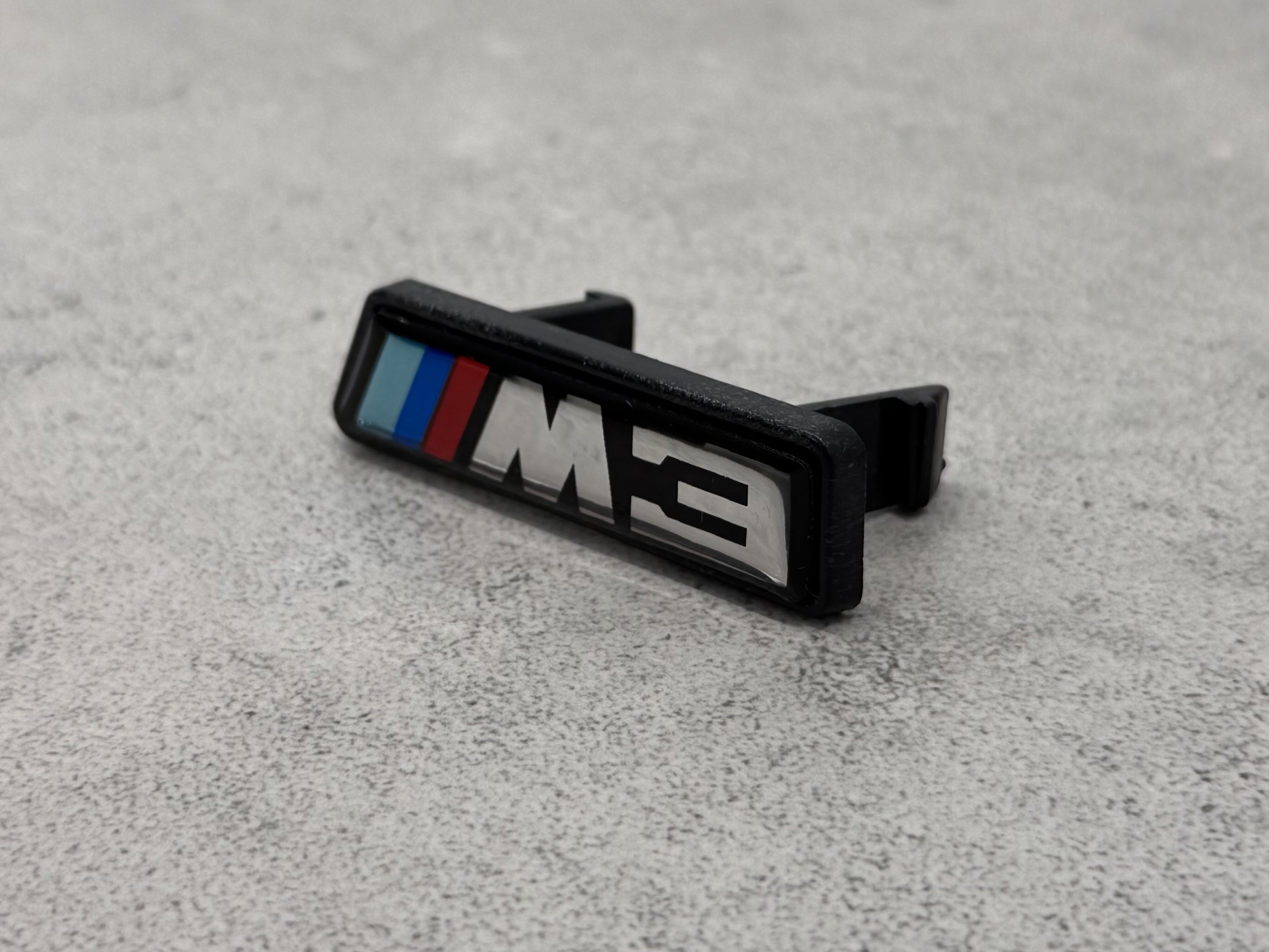 Шильдик в радіаторну решітку M3 BMW 3 series F30 / F31 2012-2018 3
