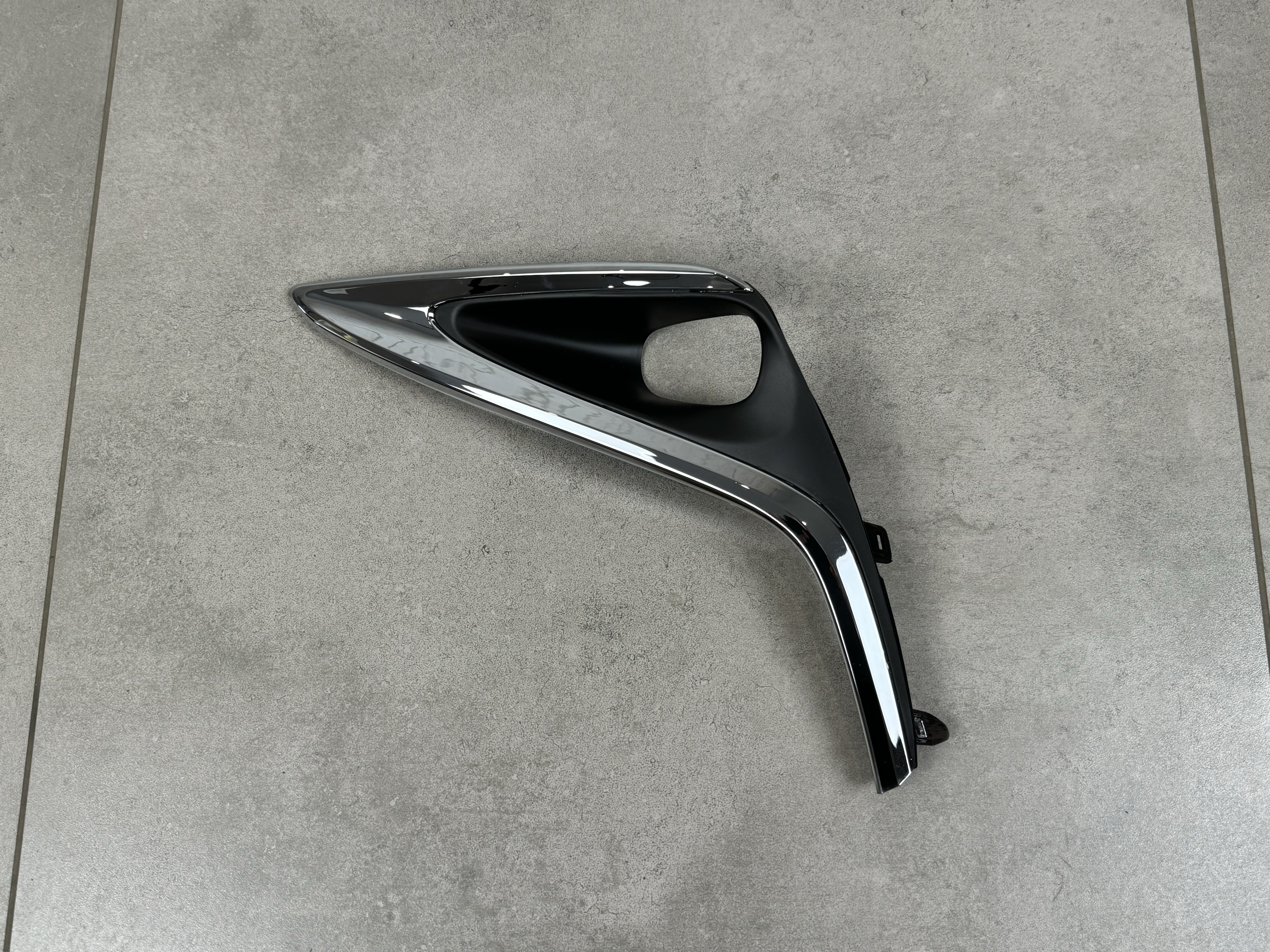 Ліва накладка туманки OEM 8148233040 для Lexus ES 2015-2018 5