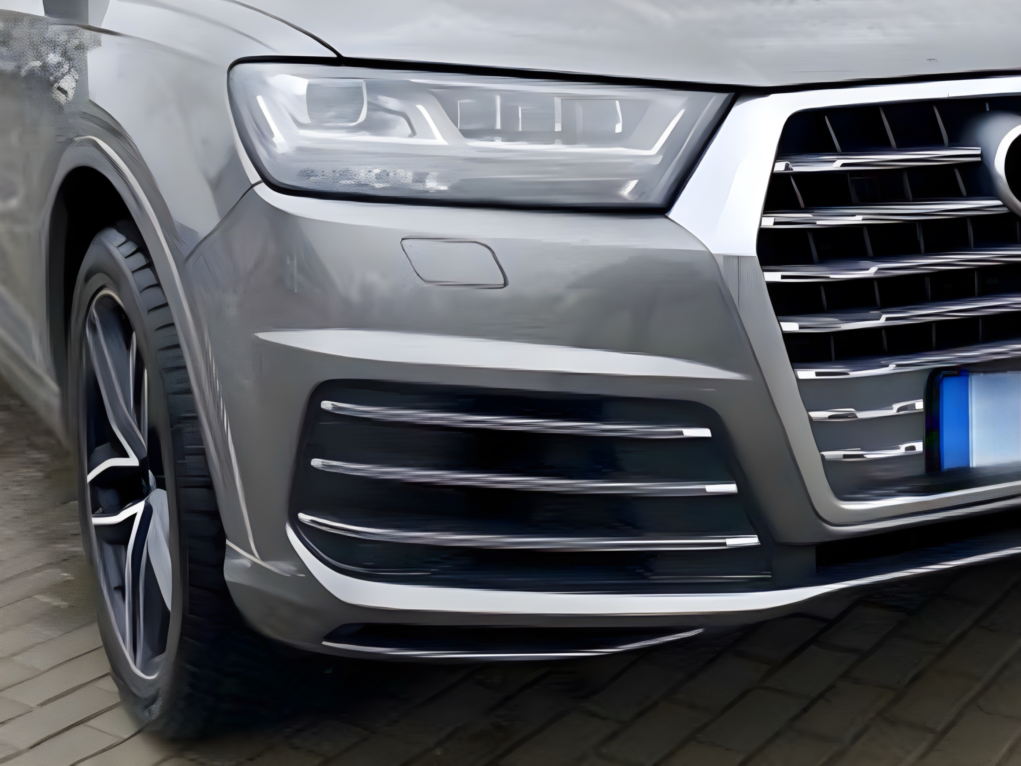 Решітки бамперу S-Line БЕЗ РАДАРУ Audi Q7 4M 2015-2019 чорні з сірим 2шт, ліва 4M0 807 681 D GXE 3Q7 / права 4M0 807 682 D GXE 3Q7 2