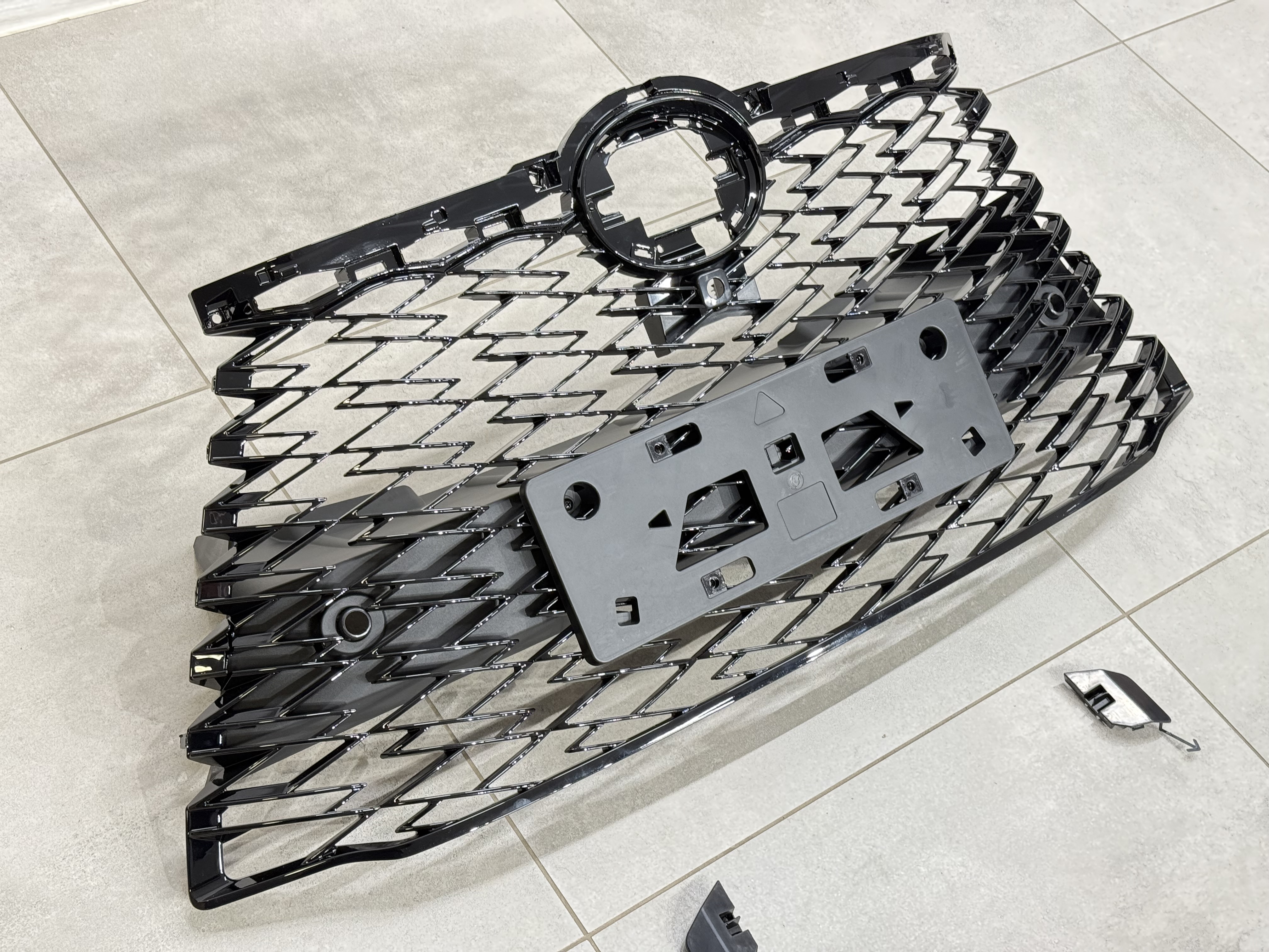Решітка радіатора F-SPORT Lexus RX 2023+ 5310148C20 3