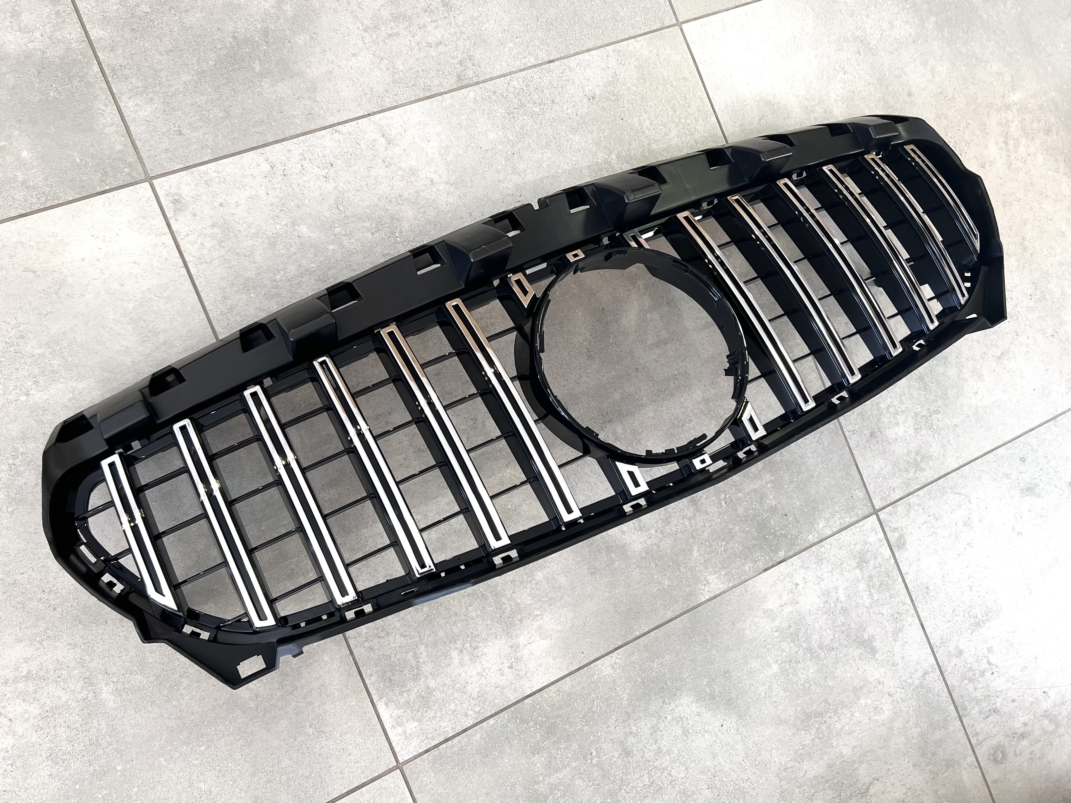 Решітка радіатора GT Panamericana чорна з хромом Mercedes CLA-Class W117 2013-2015 3
