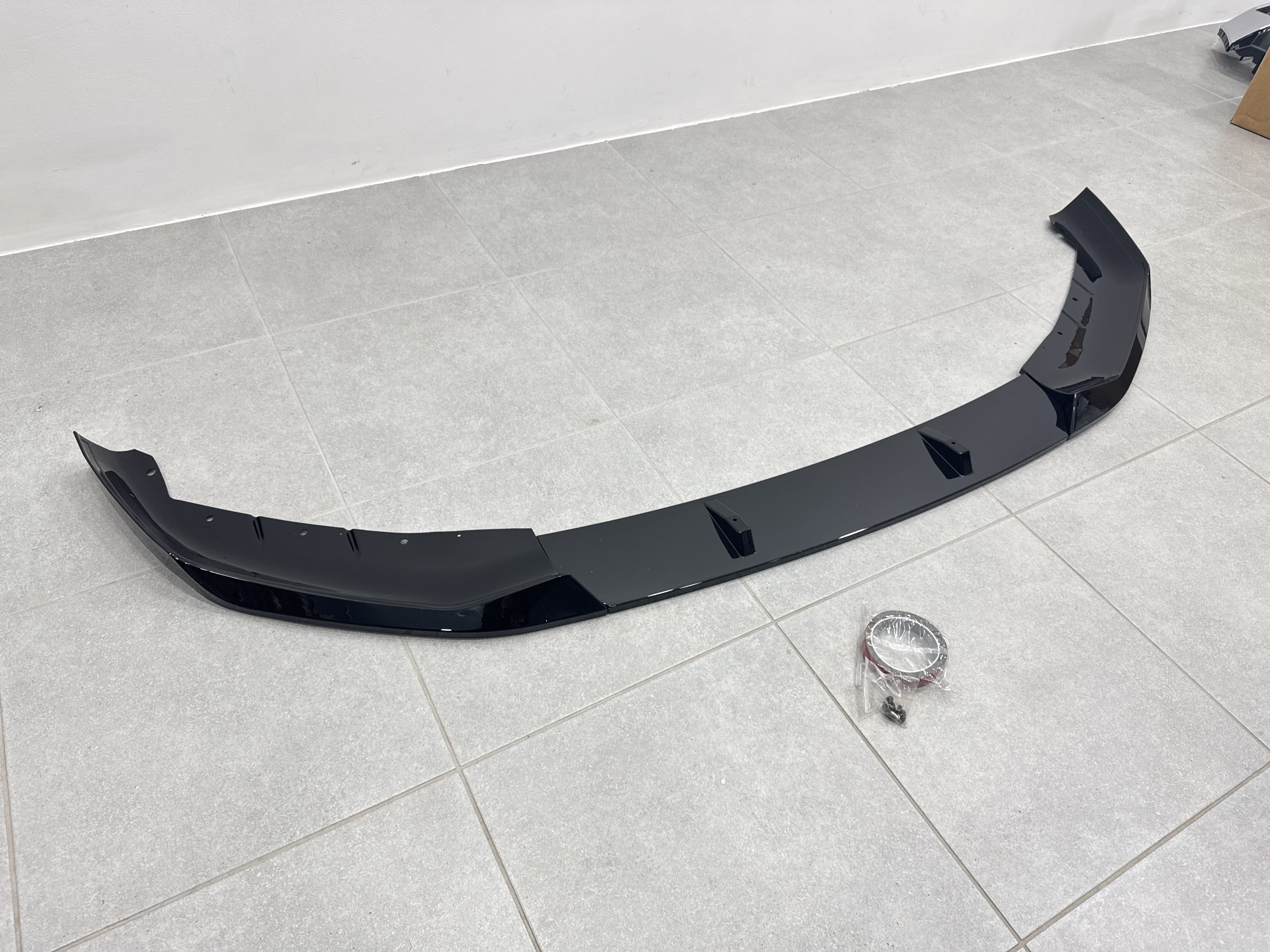 Юбка переднього бампера M Performance BMW 5 series G30 G31 2017-2020, чорний глянець 6