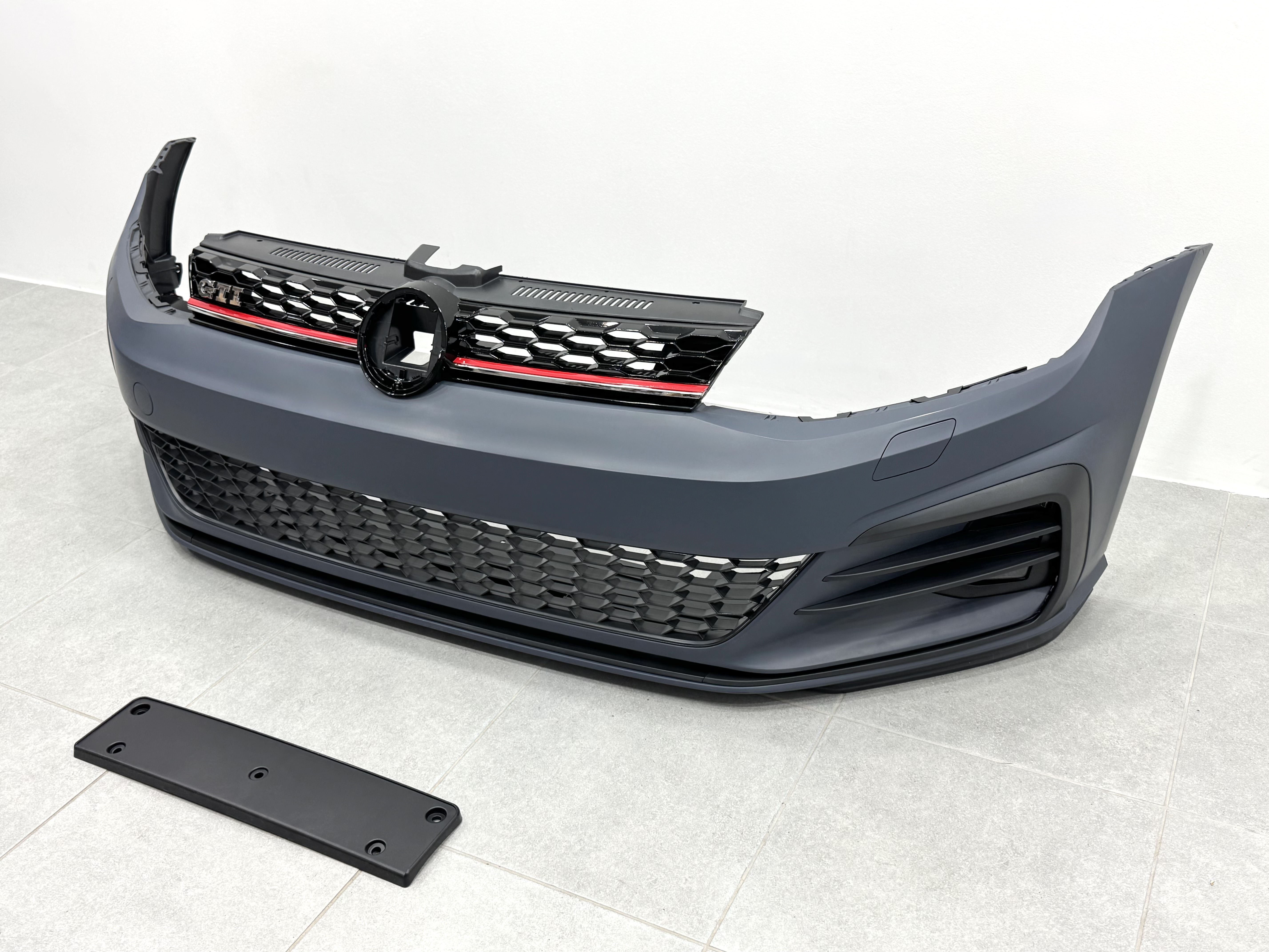 Передній бампер GTI Volkswagen Golf 7.5 2017-2021 4