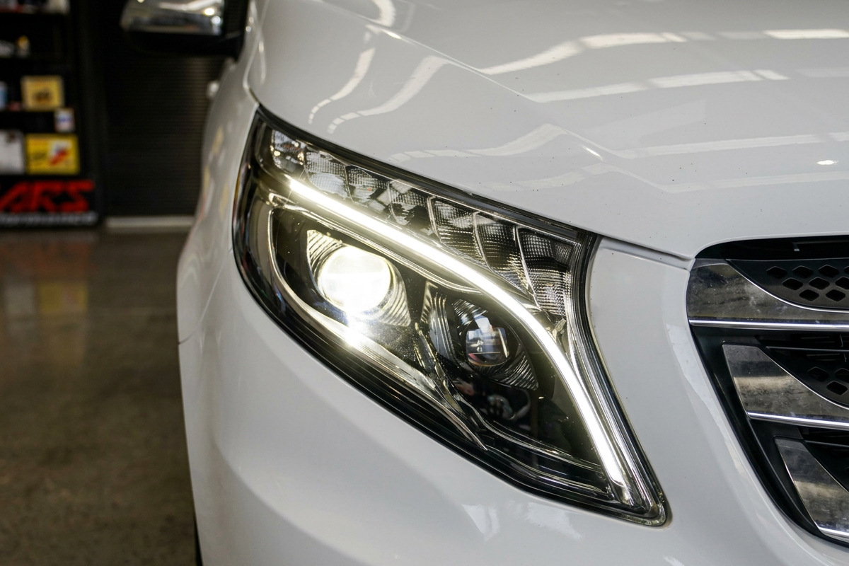 Передні фари V-class дизайн LED (для Vito, 2 шт)