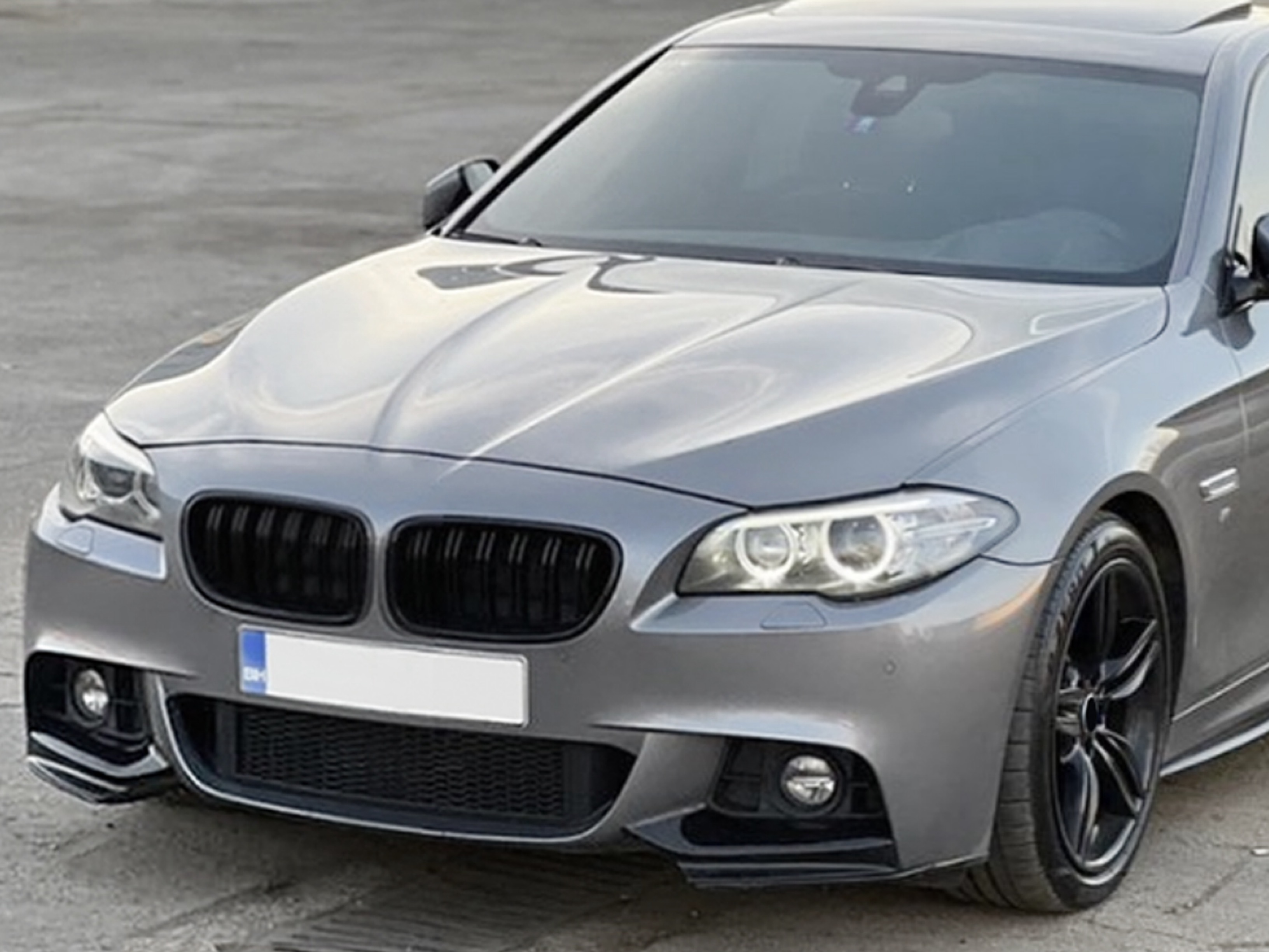 Ікла переднього бампера M performance BMW 5 series F10 F11 2010-2016 ABS пластик, колір чорний глянець 3