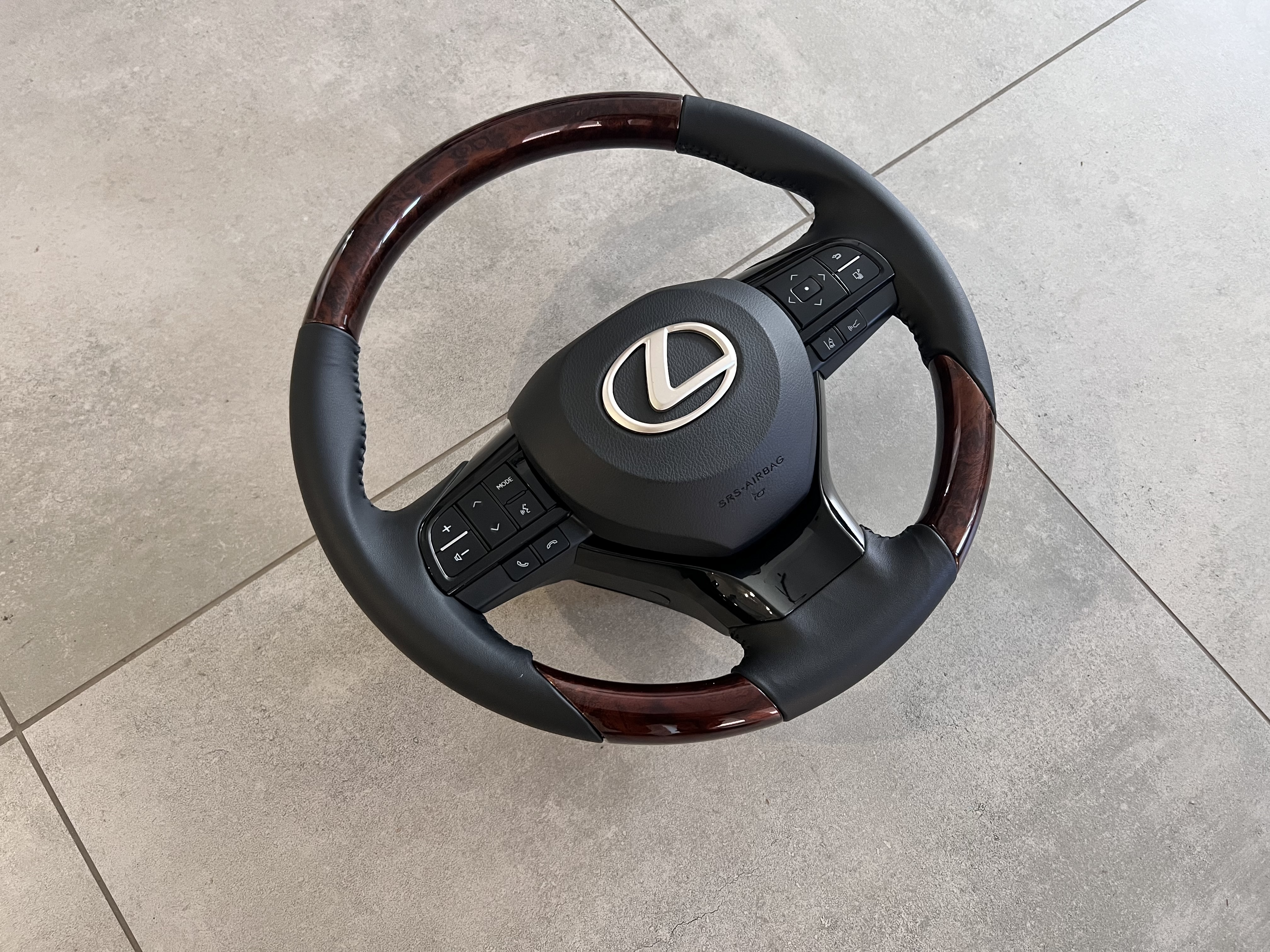 Кермо у зборі чорне з деревом Lexus LX 570 / GX 460 5