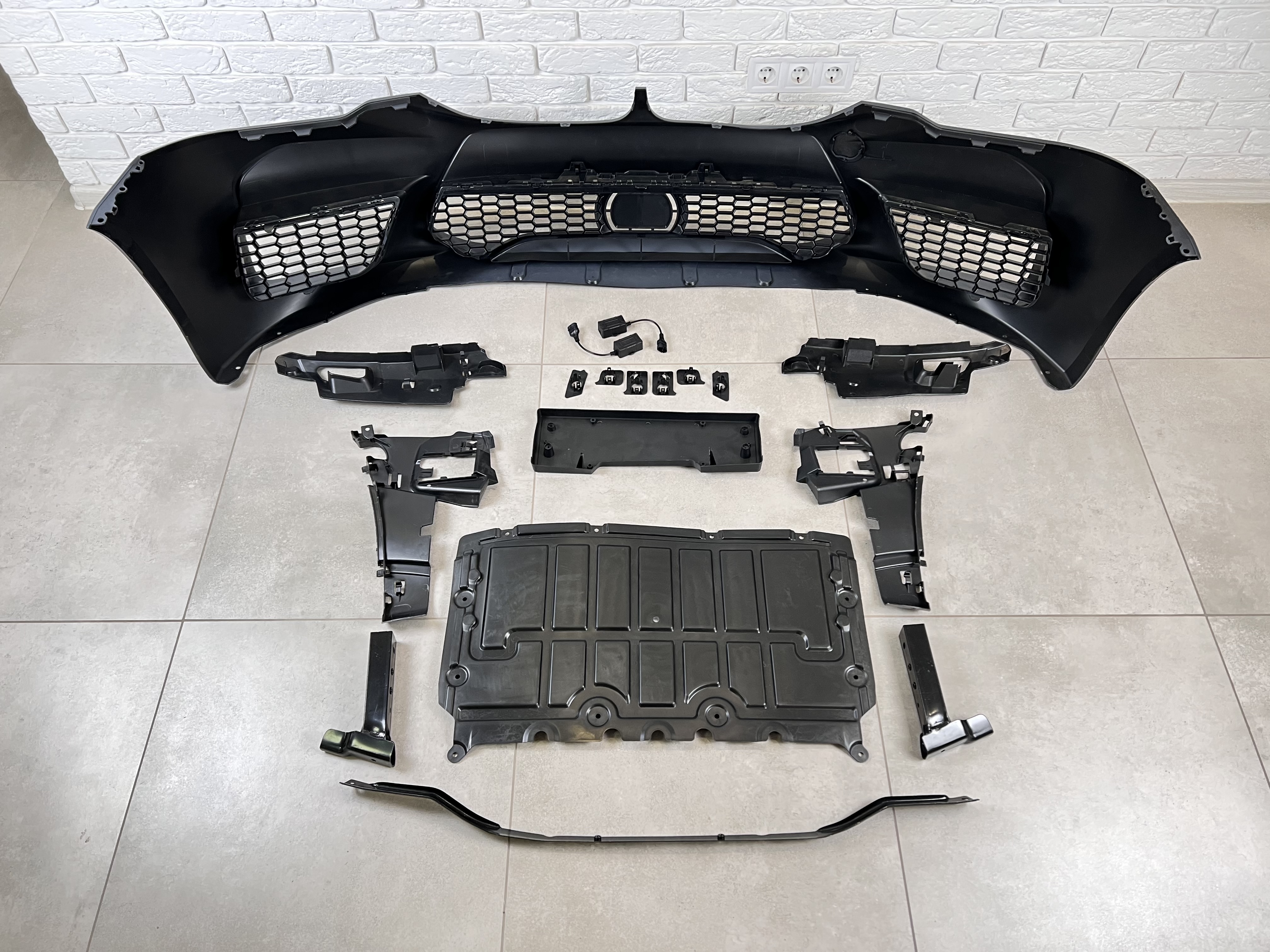 Передній бампер для BMW 5 Series G30 G31 2017-2020 у стилі M5 5