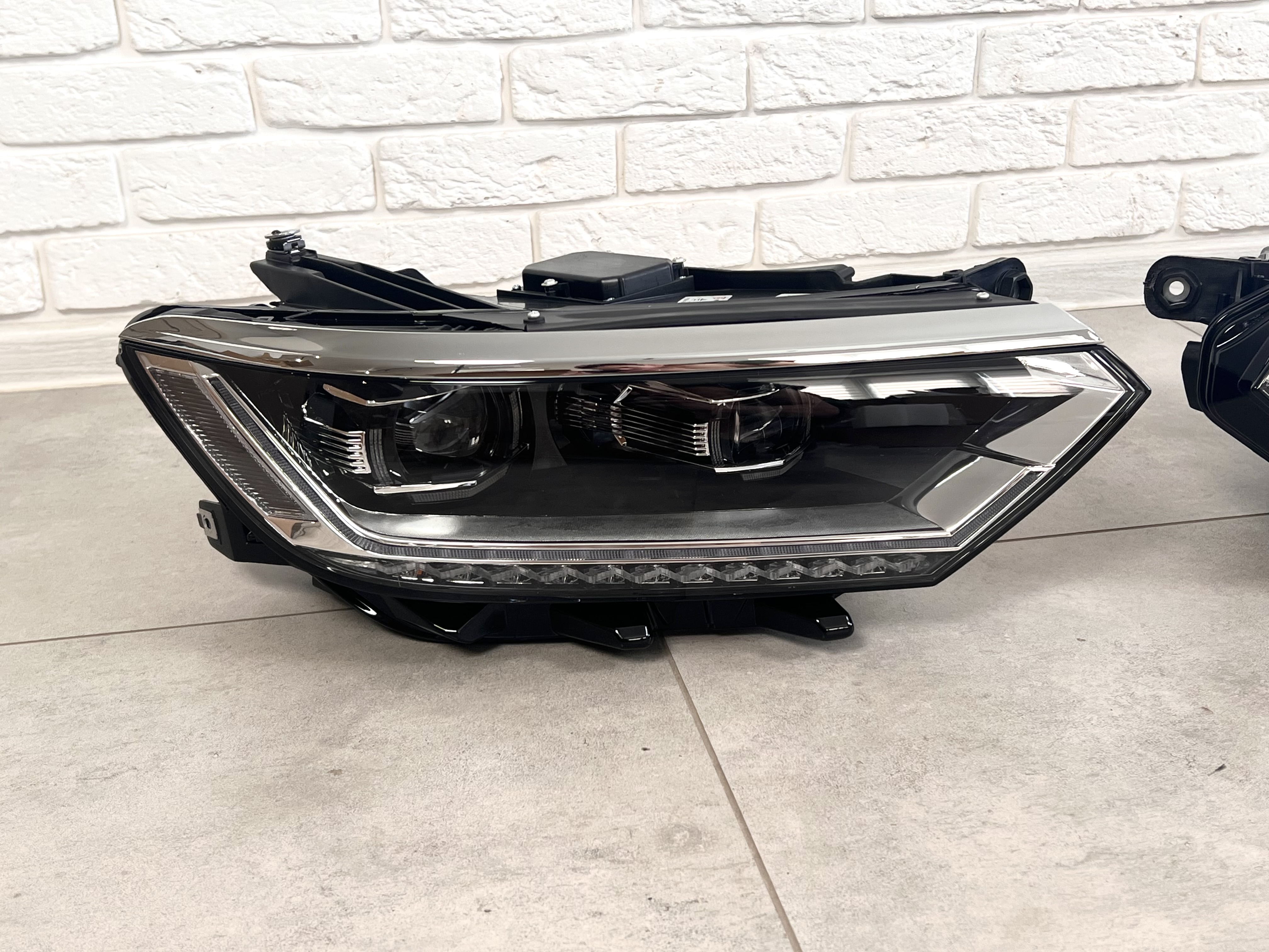 Фари FULL LED Volkswagen Passat B8 ЄВРОПА 2015-2019 3