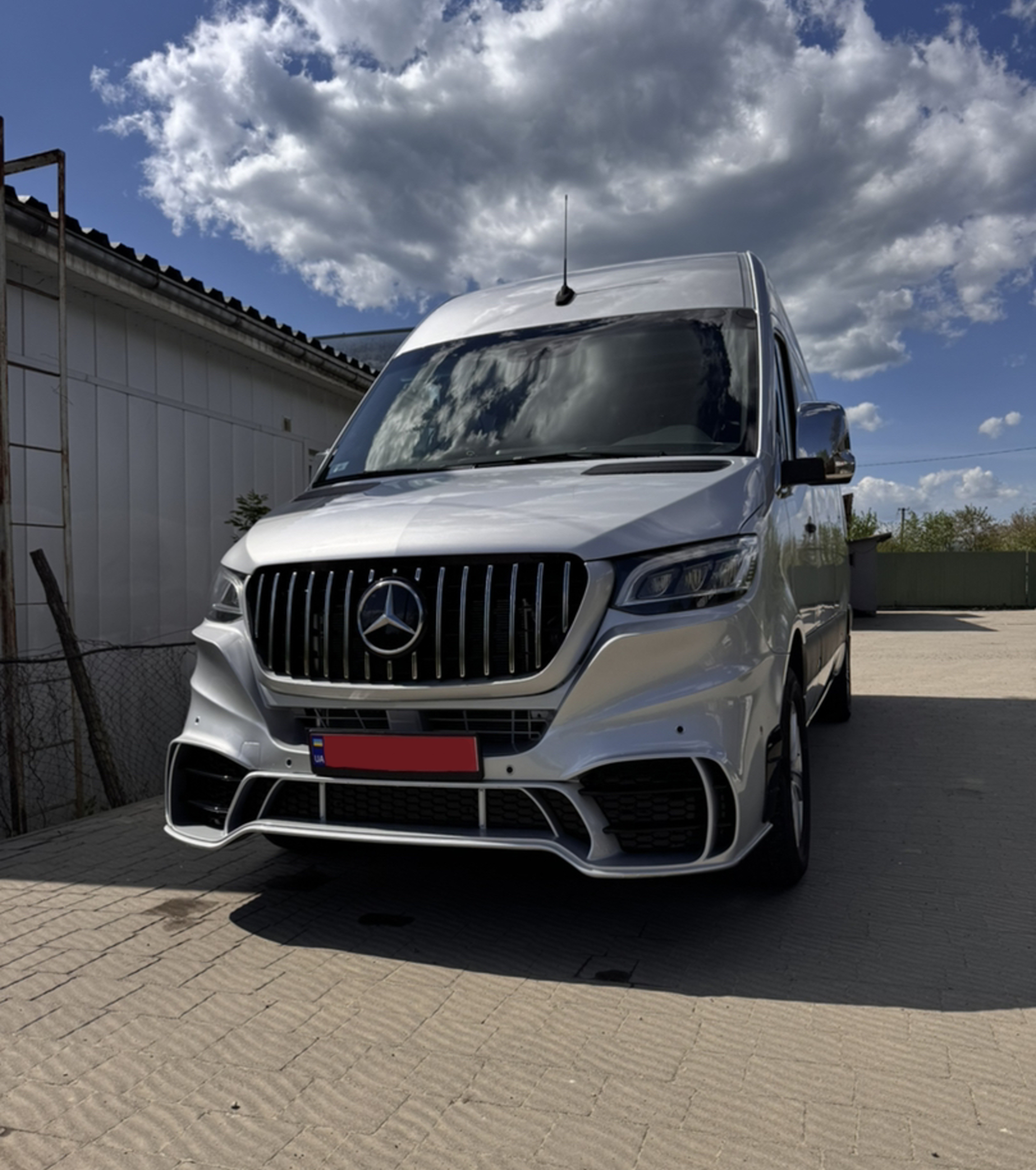 Решітка радіатора (GT Chrome Black) без рамки на Mercedes-Benz SPRINTER W907 2017-2025 року 4