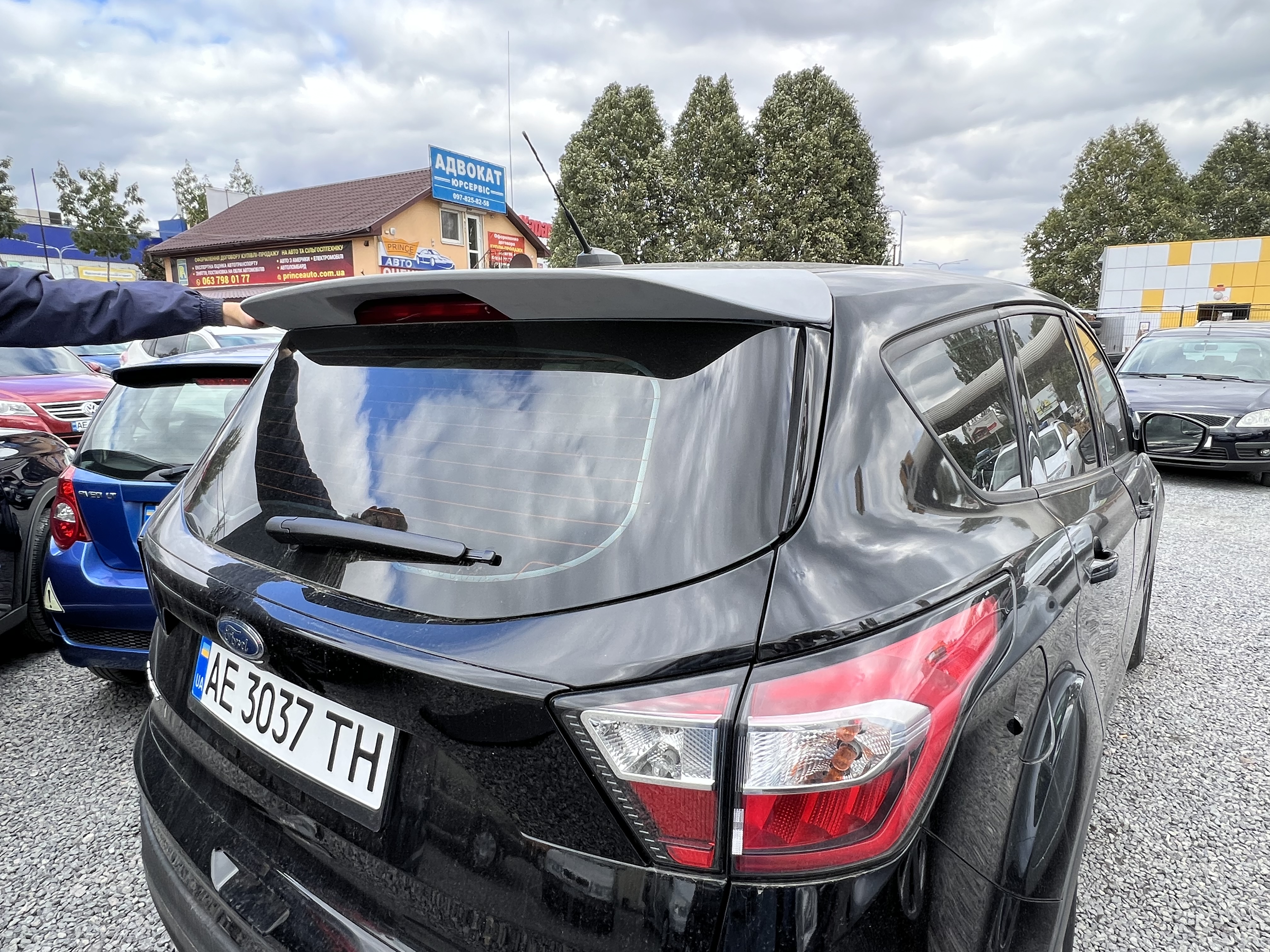 Спойлер козирок Ford Kuga / Escape 2013-2019 ABS пластик під фарбування 2