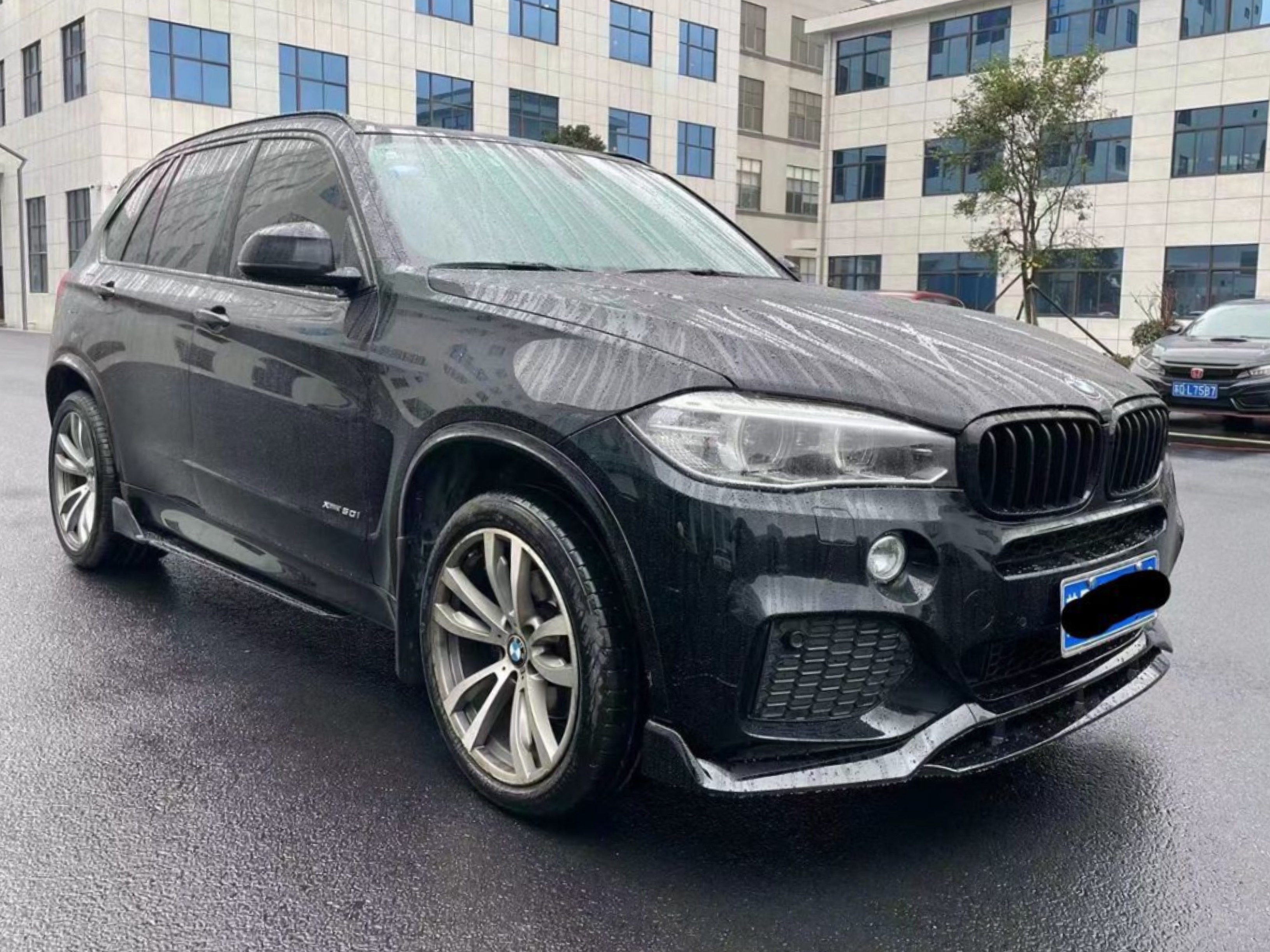 Юбка переднього бампера Paradigma M-Perfomance для BMW X5 F15 2013-2018, колір чорний глянець 2