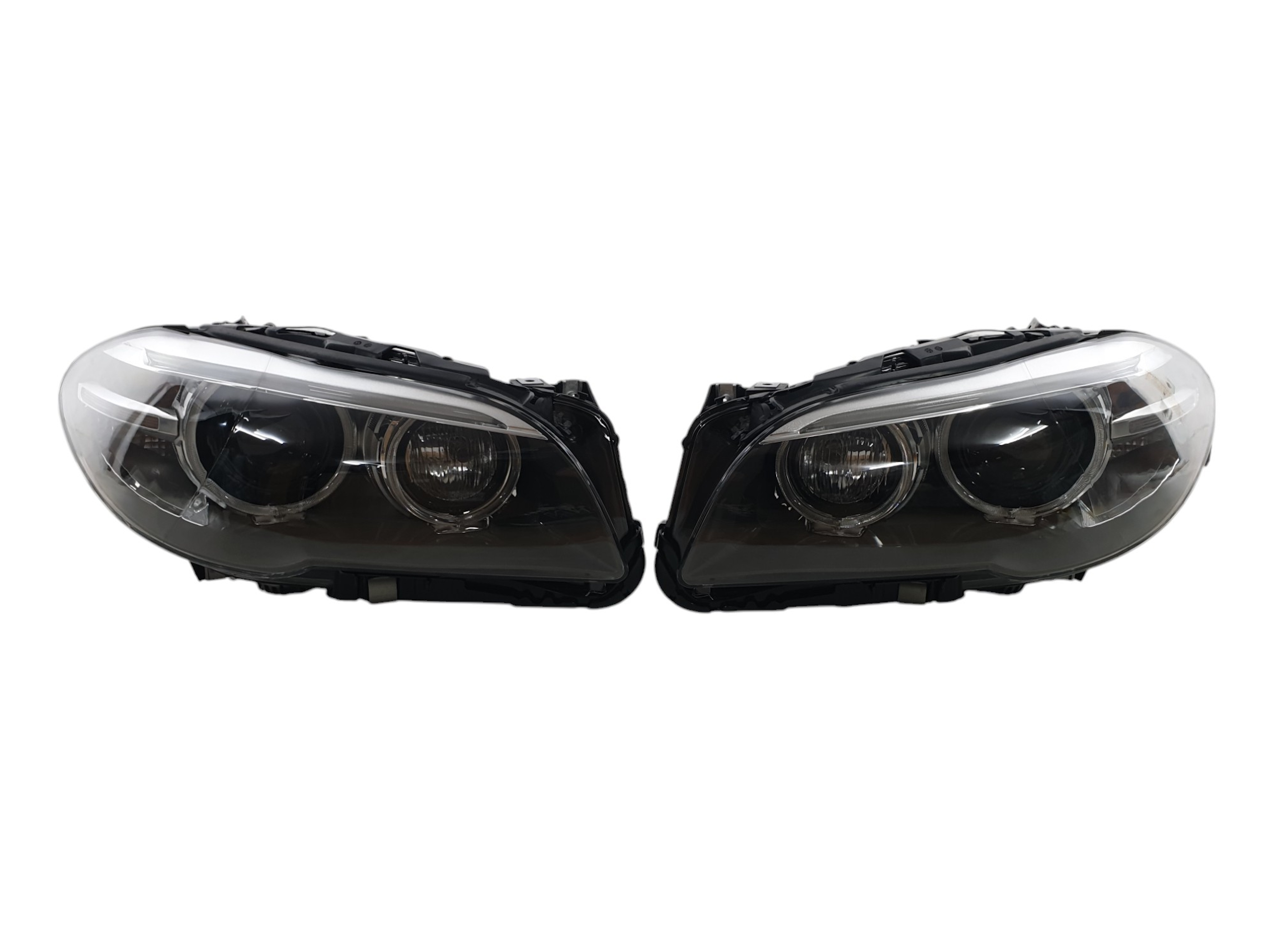 Передні фари (Xenon Adaptive) комплектні на BMW 5 Series F10 / F11 2010-2017 року