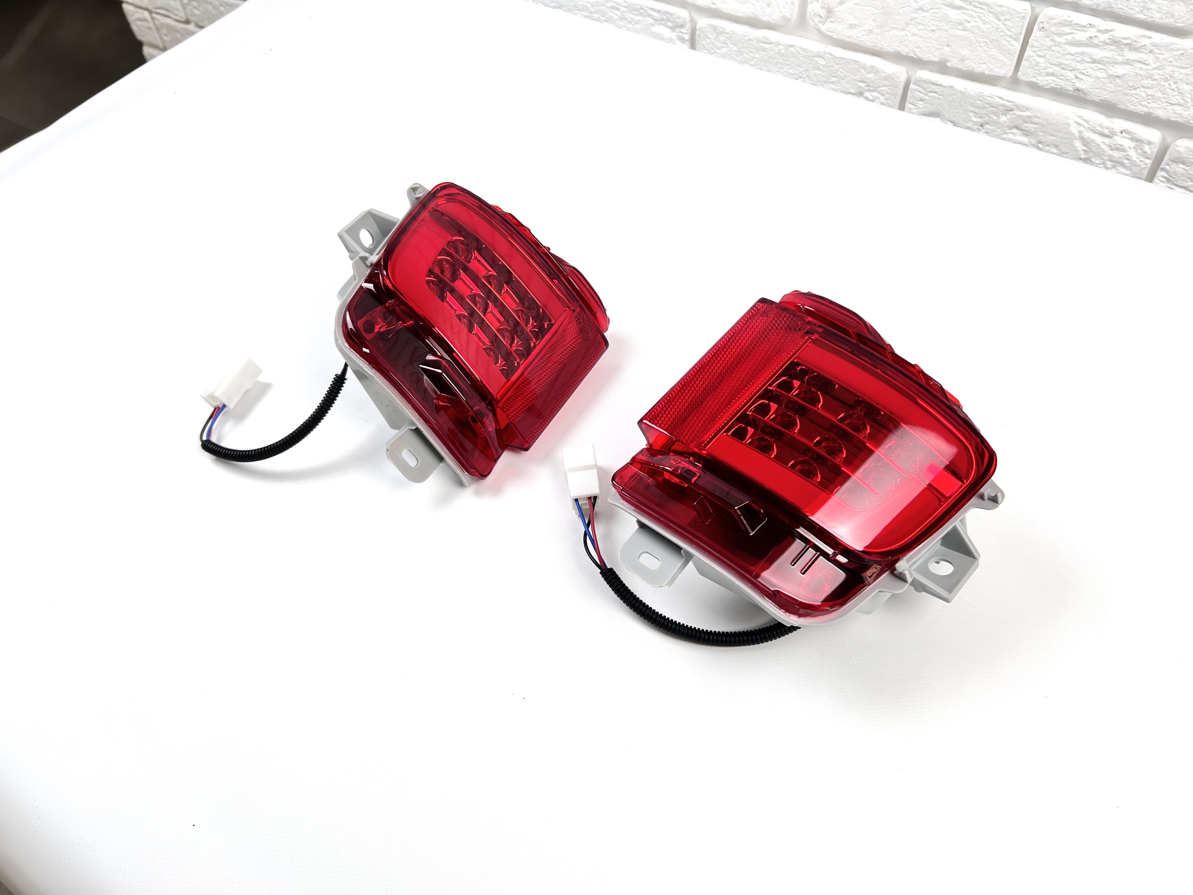 LED задні габарити (туманки) Toyota Land Cruiser 200 2015-2022 червоні, 2шт. 4