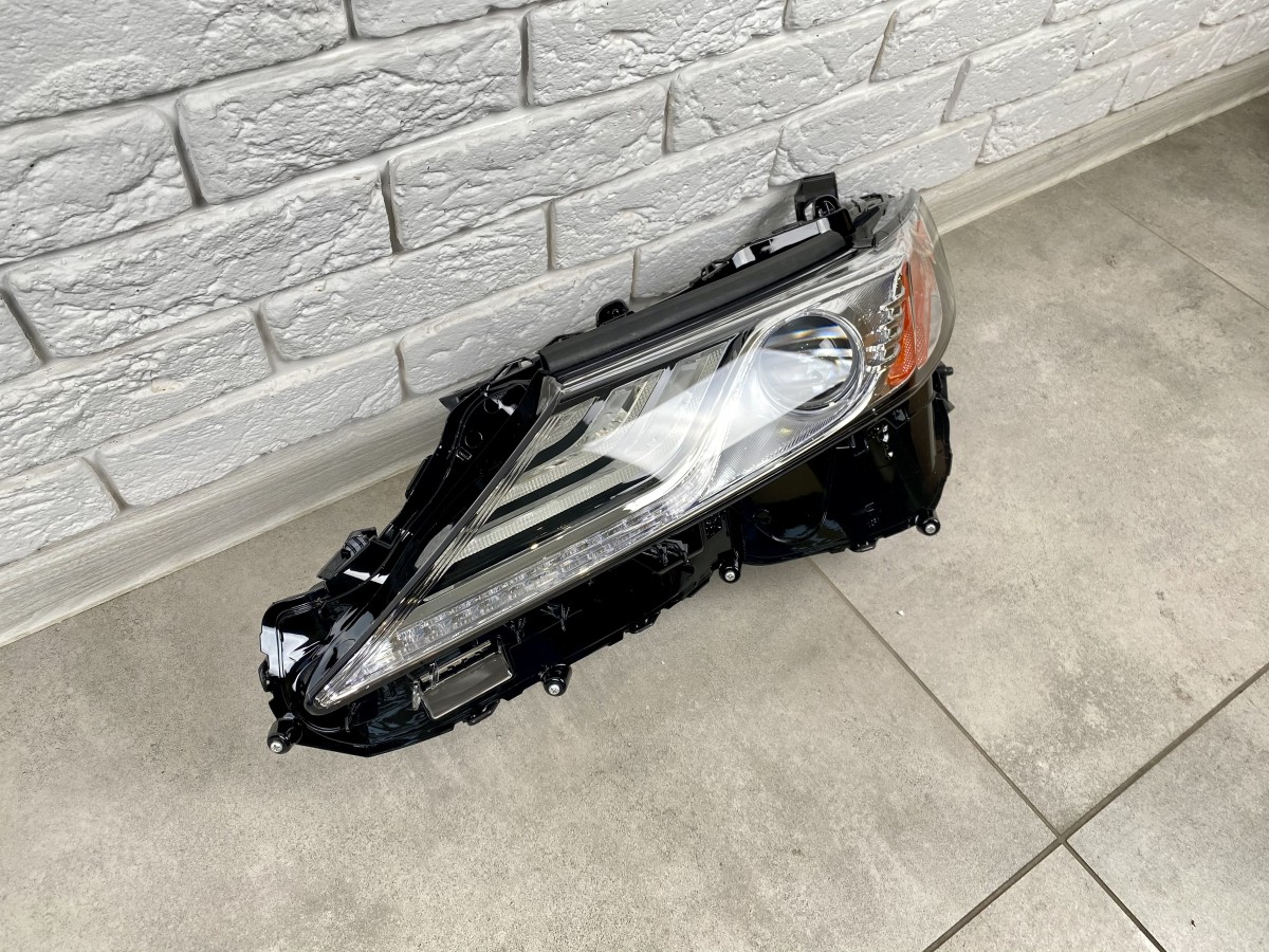 FULL LED ліва фара Toyota Camry 70 XLE XSE USA 2017-2024 3
