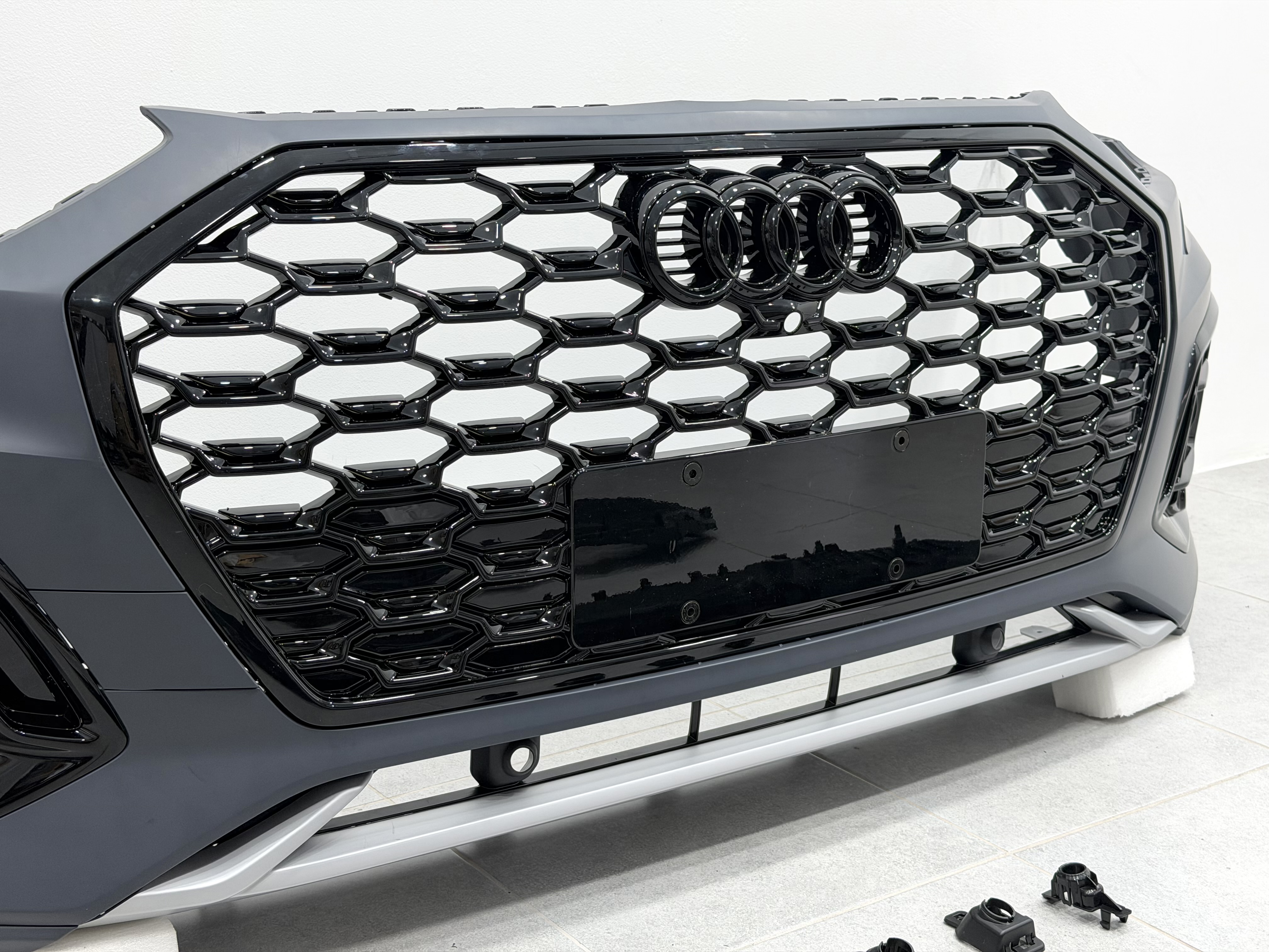 Бампер передній у зборі S-Line BLACK для Audi Q5 Sportback 2021-2024 6