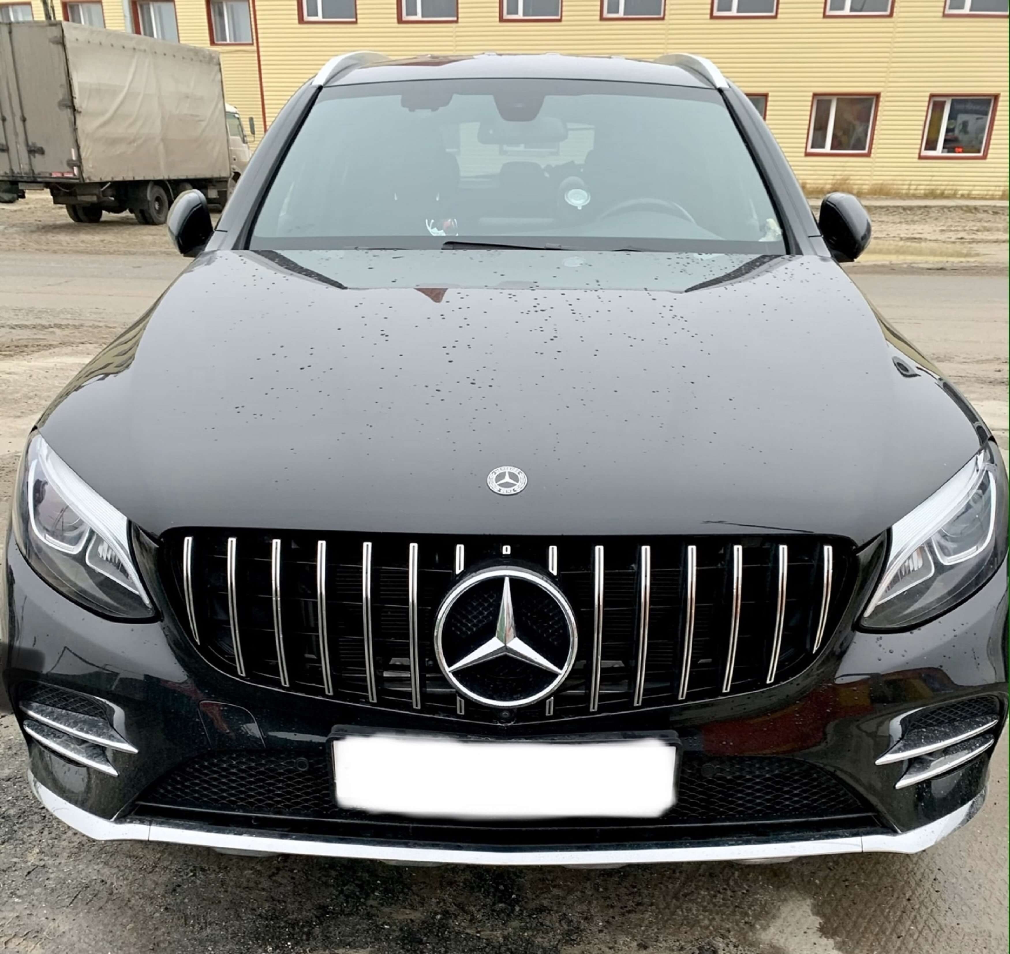 Решітка радіатора (з місцем під камеру) GT Chrome Black на Mercedes-Benz GLC-Class X253 2015-2019 року 5