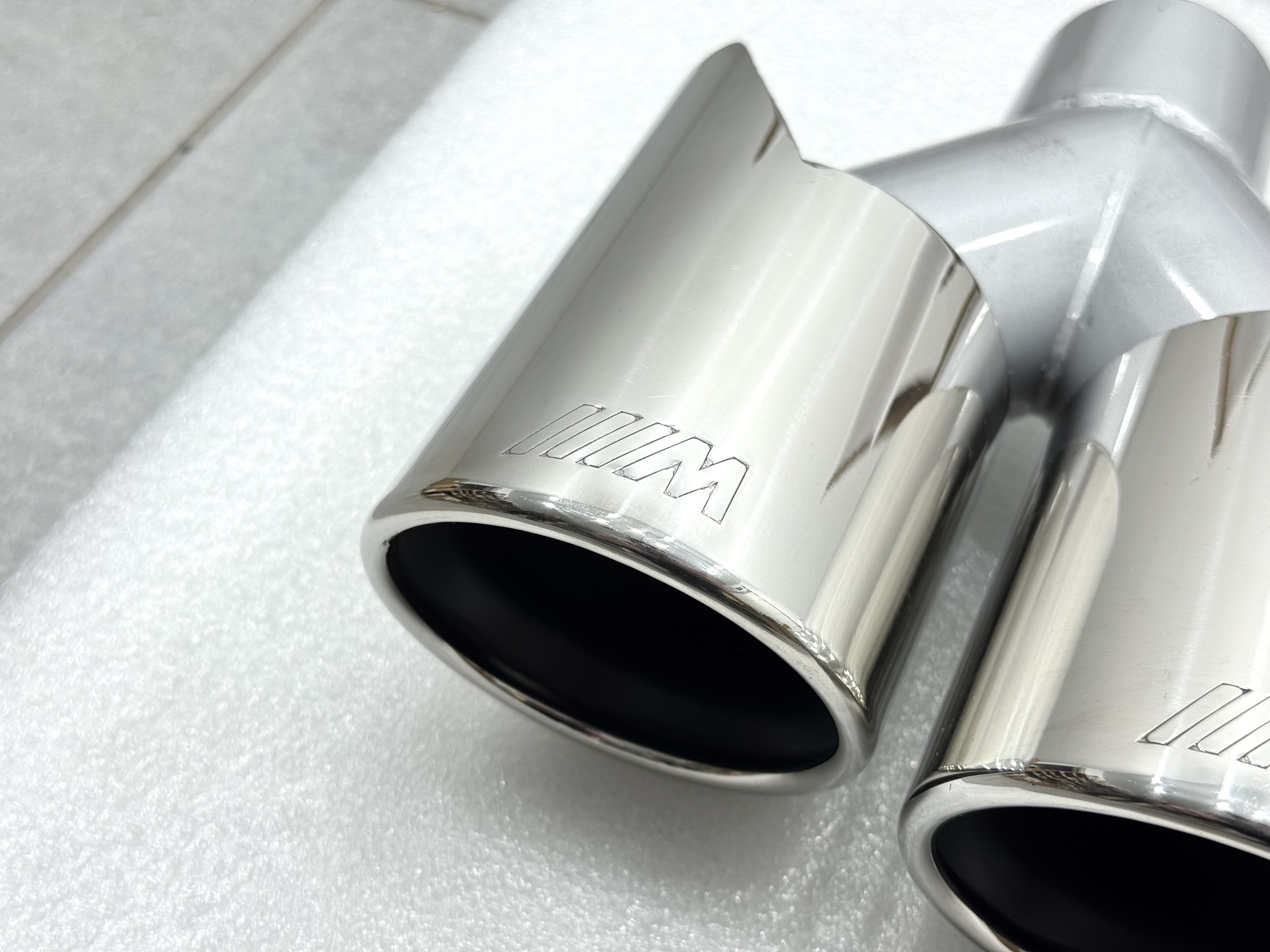 Насадки на вихлопні труби стиль M5 BMW 5 Series F10 / F11 2010-2017 хром 4