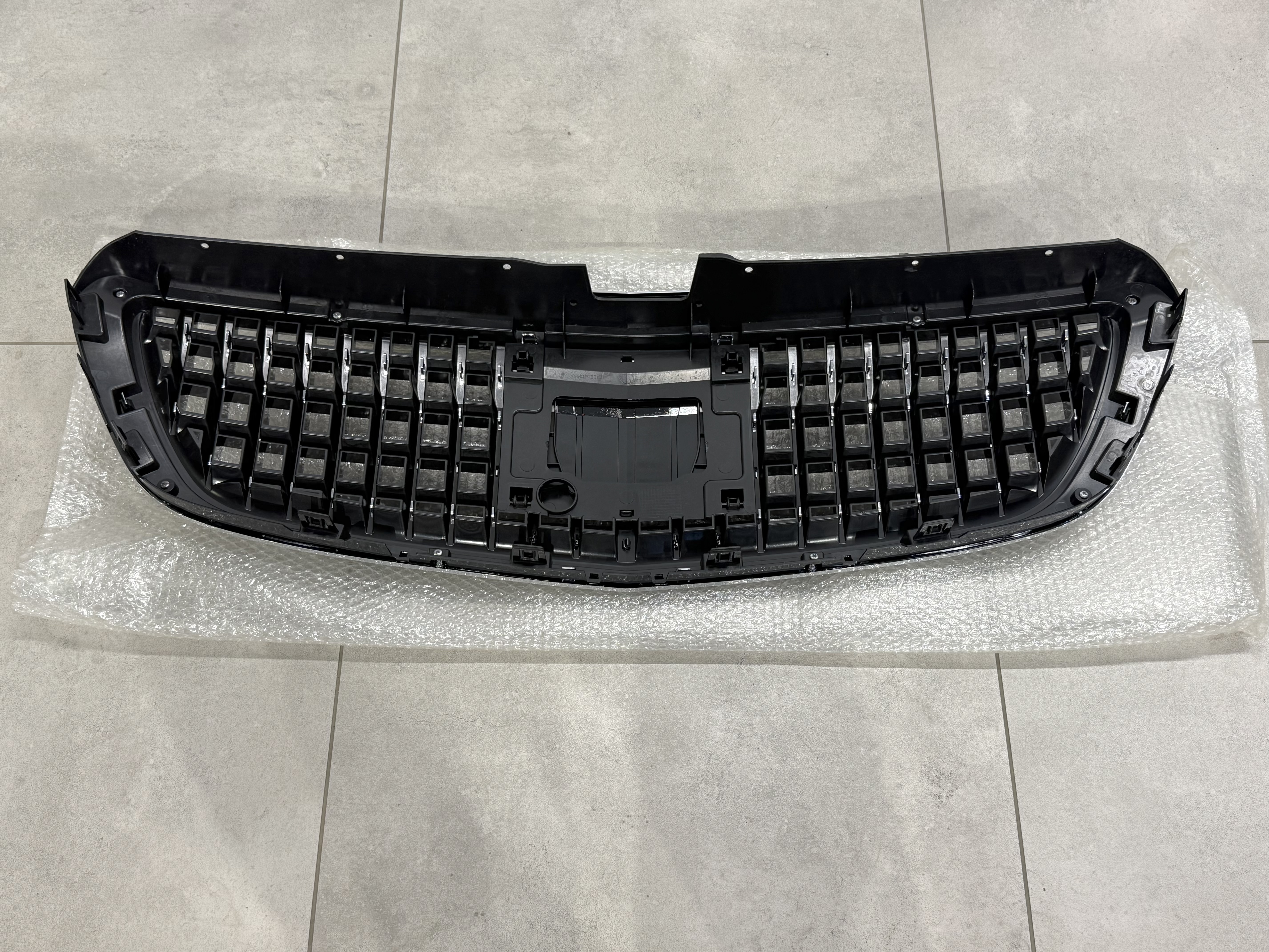 Решітка радіатора Maybach для Mercedes Benz V-class W447 2014-2019 ДЛЯ AMG ТА ЗВИЧАЙНОГО 2