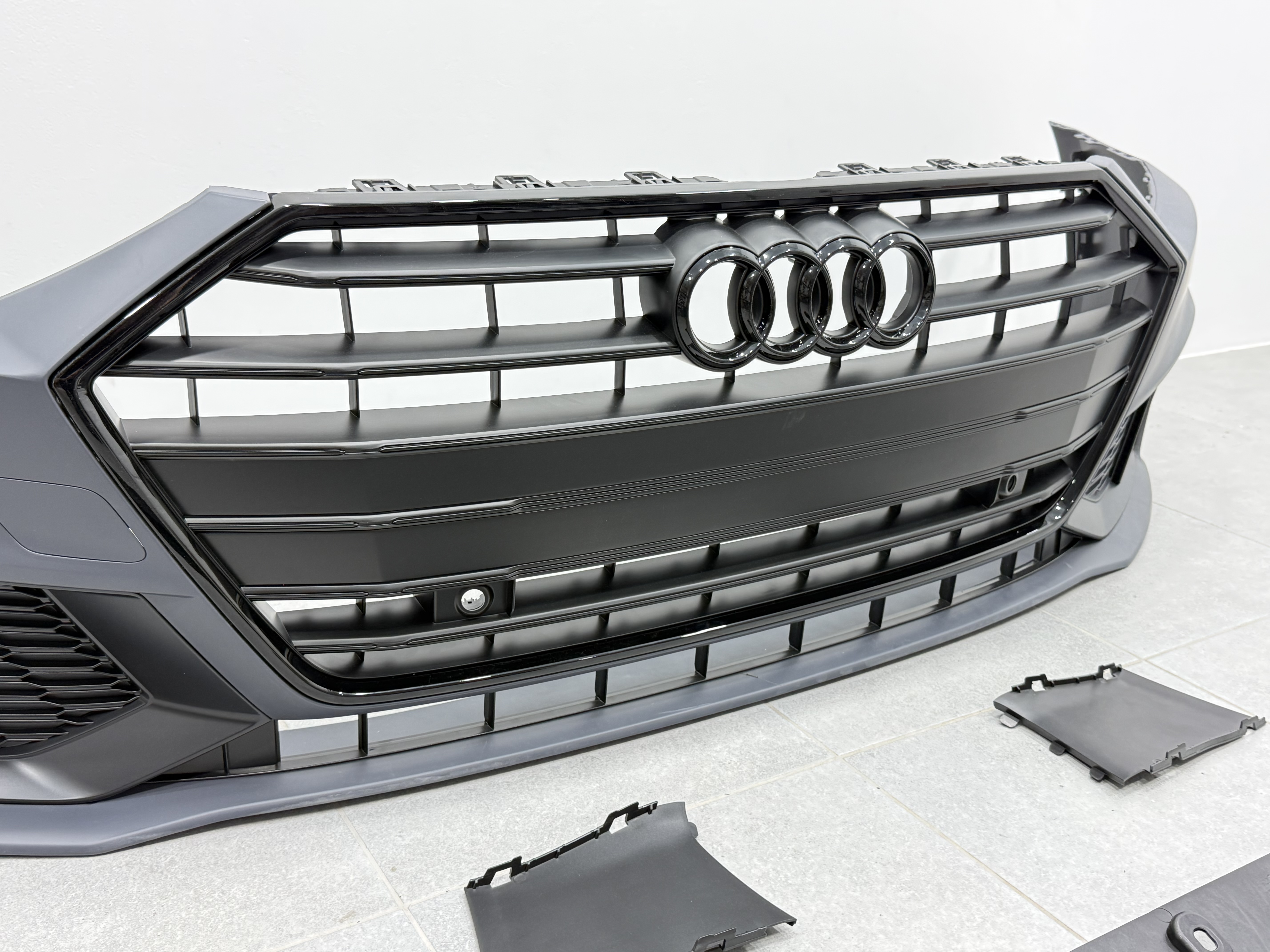 Бампер передній у зборі S-Line для Audi A7 C8 2020+ 4