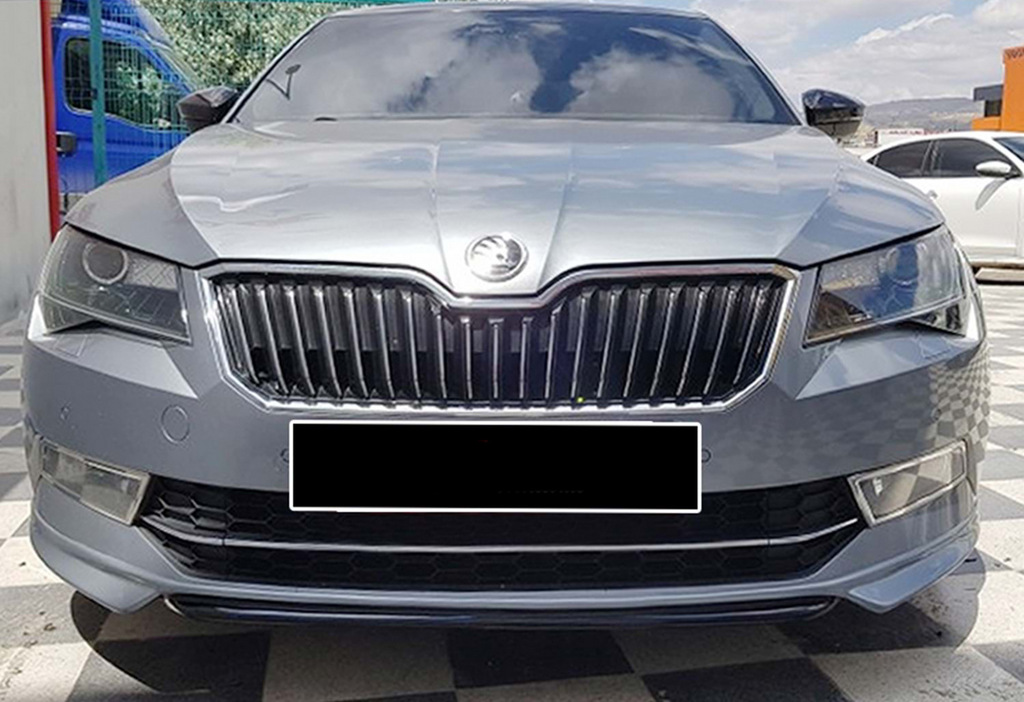 Передня Lip накладка V-1 (2015-2020, чорний глянець) 3