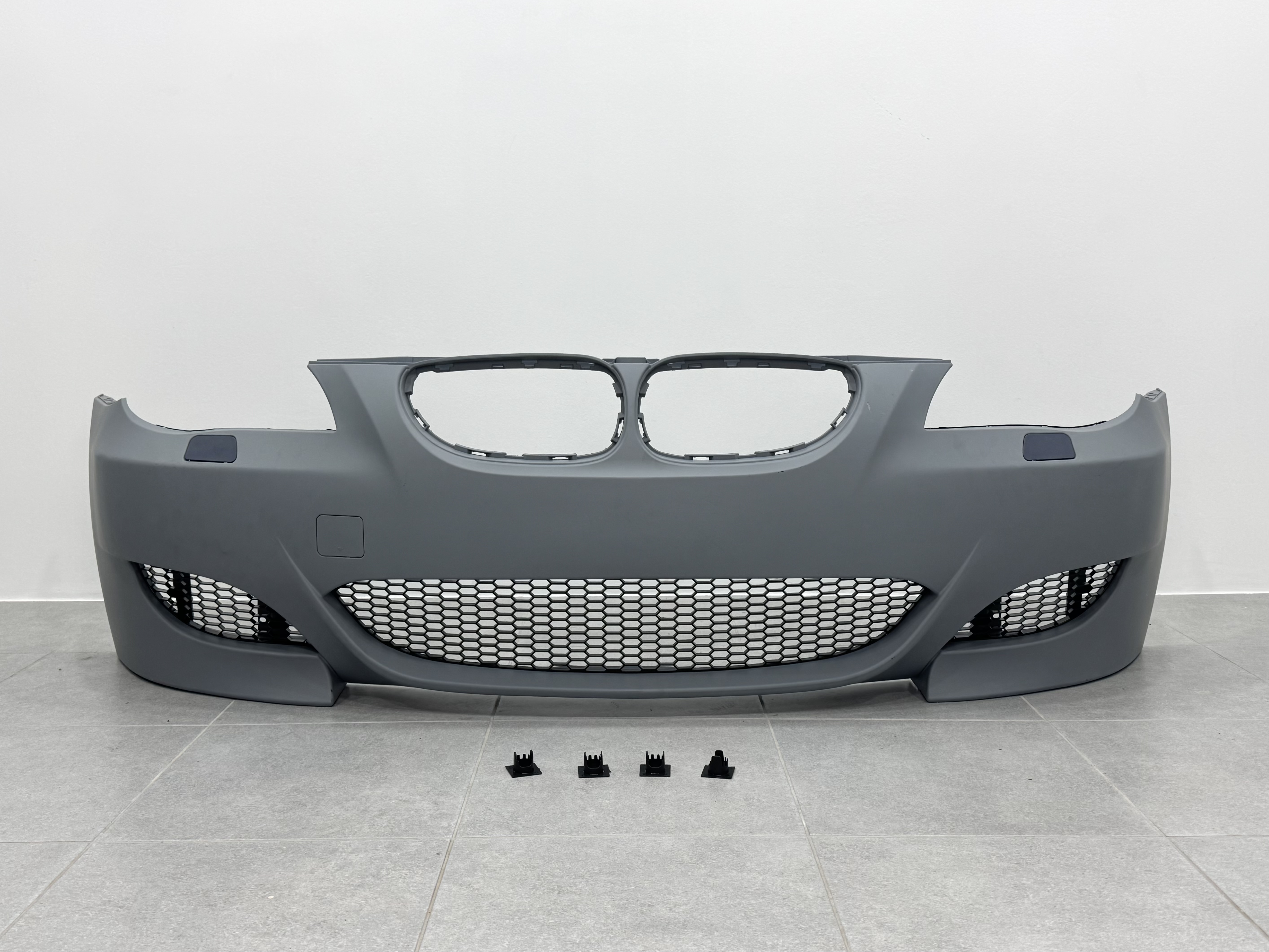 Бампер передній M5 Style BMW 5 Series E60 E61 2003-2010 3