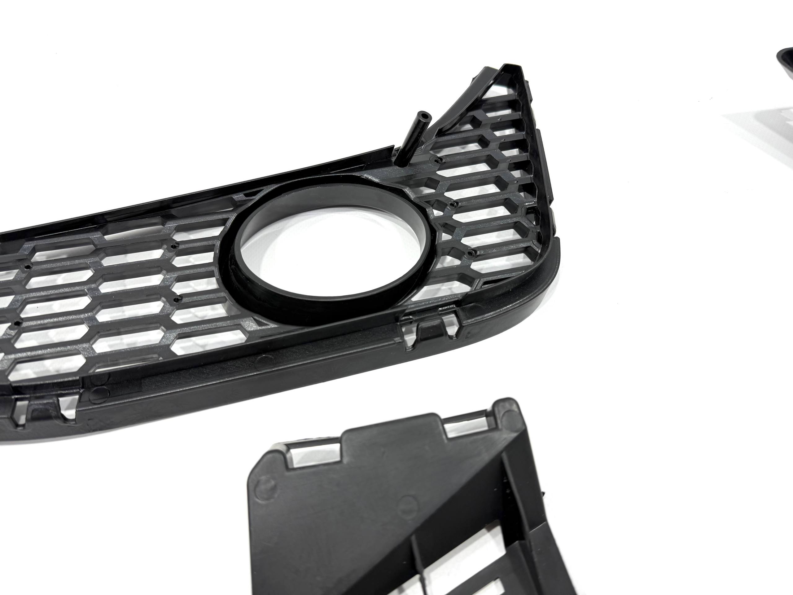 Решітки в бампер під протитуманні фари M3 look BMW 3 series F30 / F31 2012-2018 L+R 2