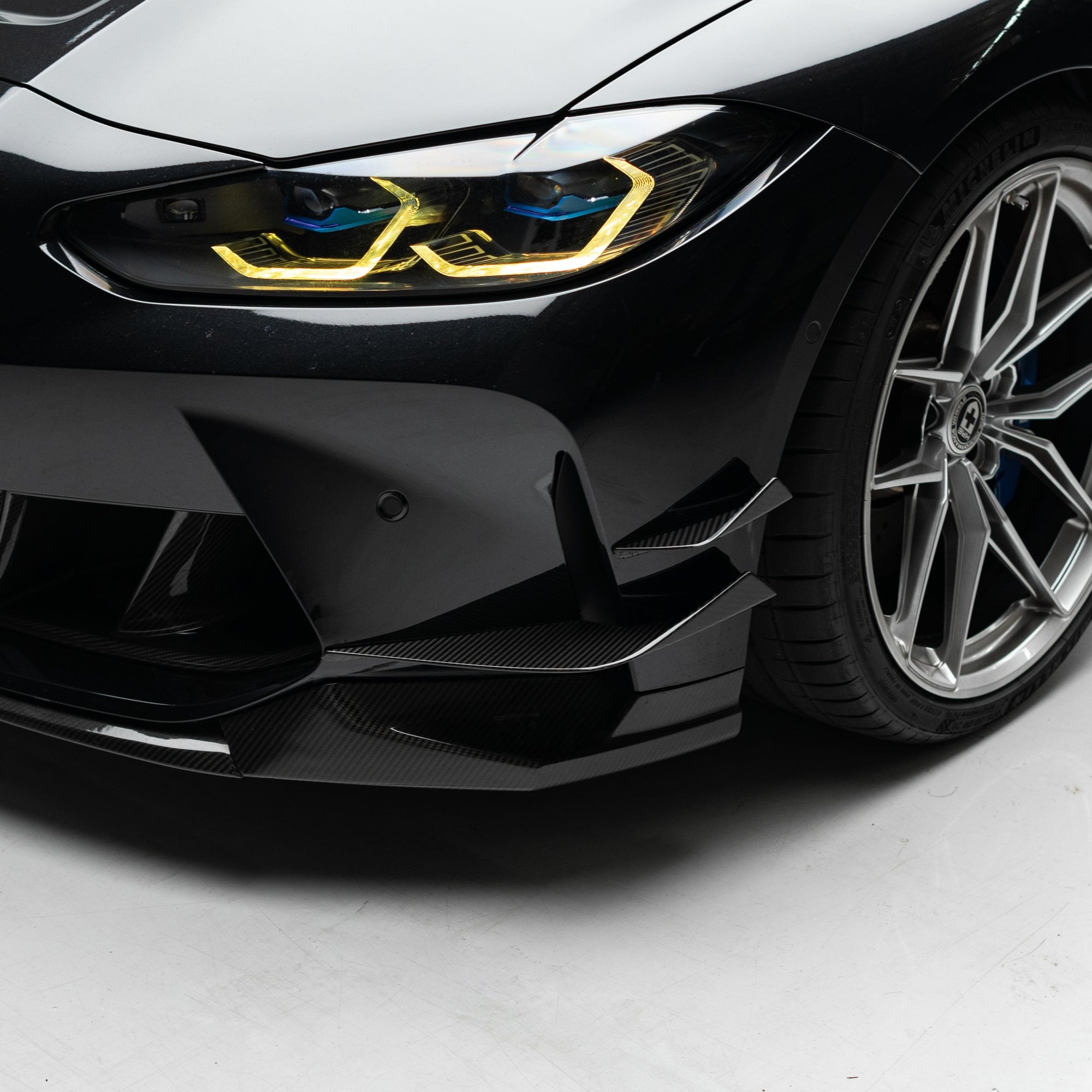 Губа (Карбон) (канарди) V2 на BMW M3 G80 / G81 2021-2026 року 2