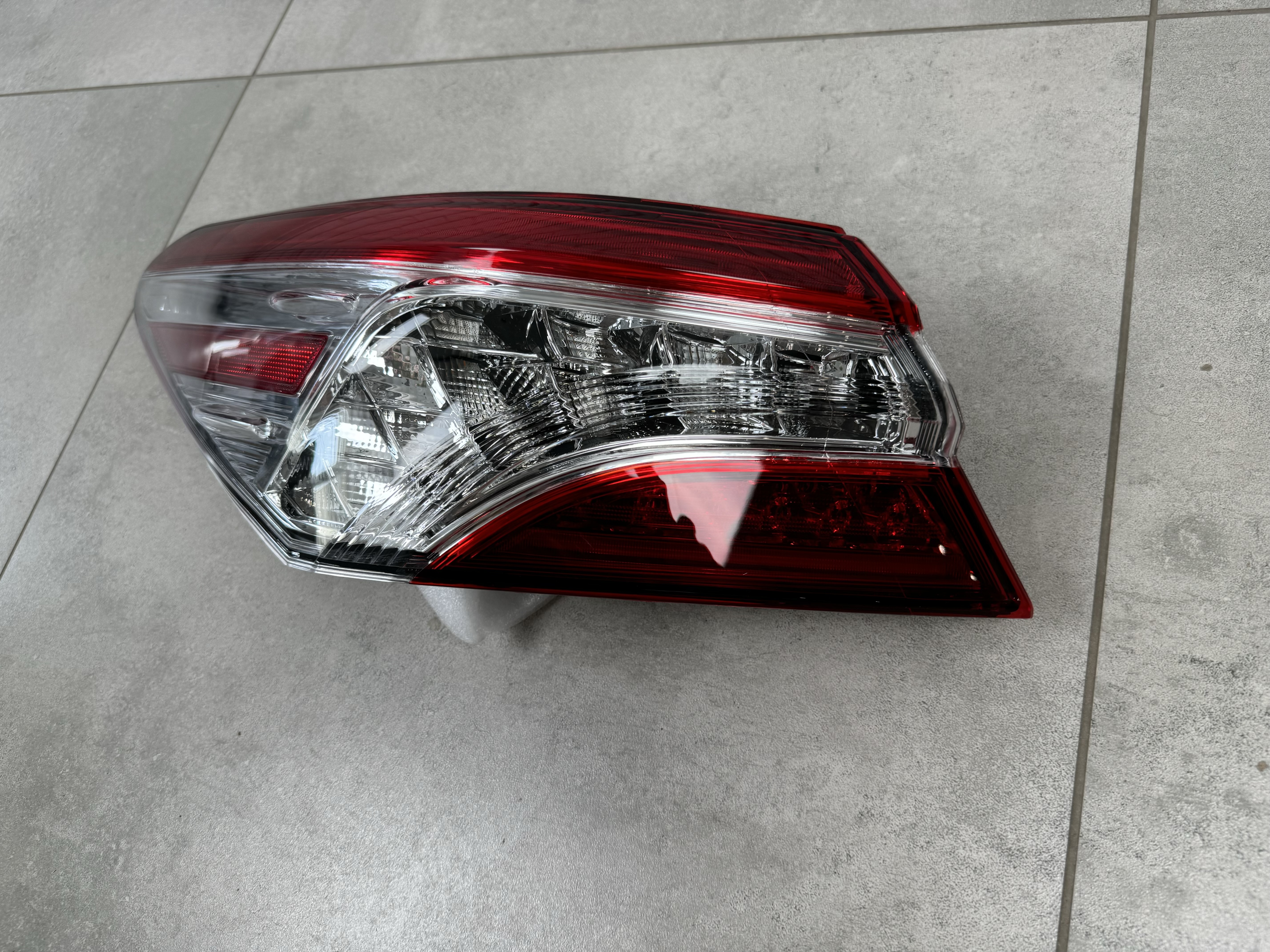 Задній ліхтар зовнішній лівий FULL LED Toyota Camry 70 USA XLE XSE 2017-2020 1шт. 3