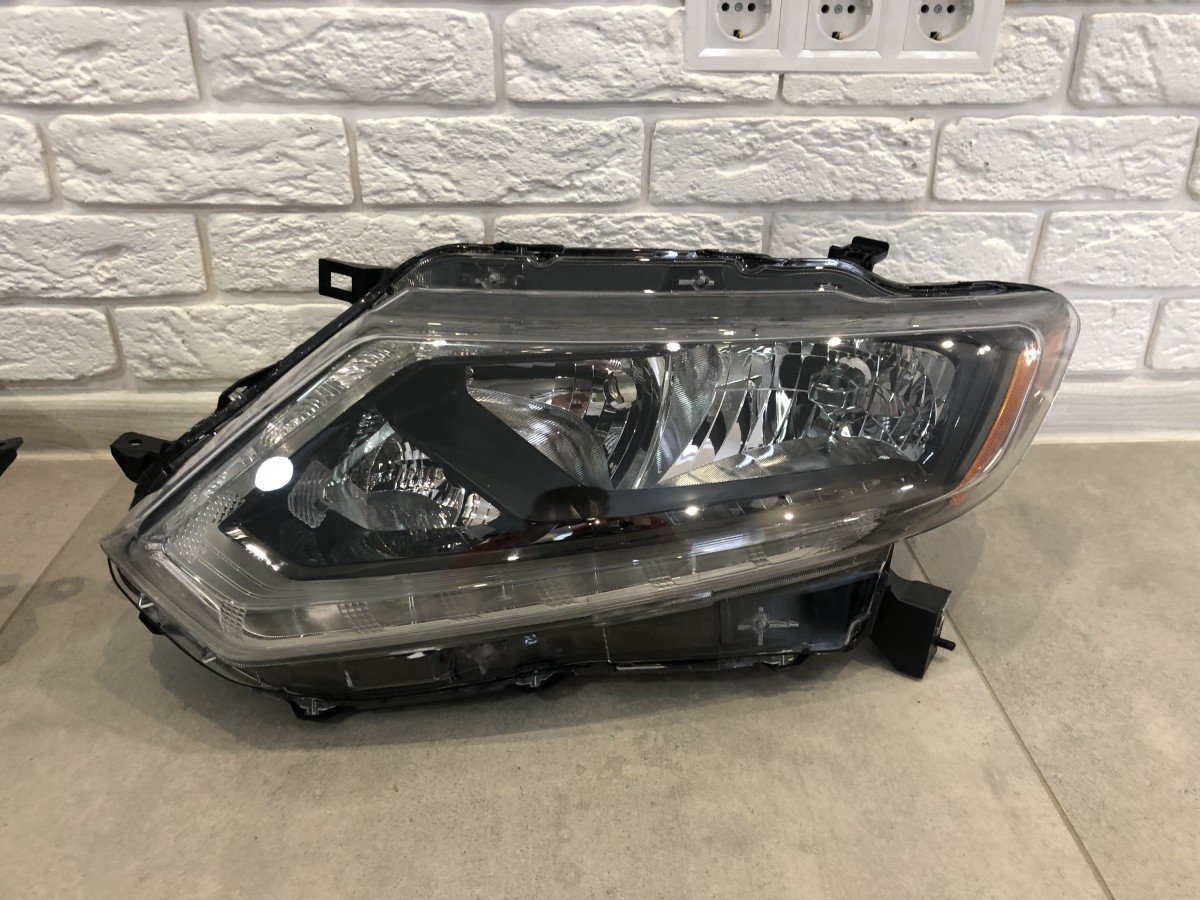 Фара ліва галоген Nissan Rogue T32 2014-2016 до рестайлінгу