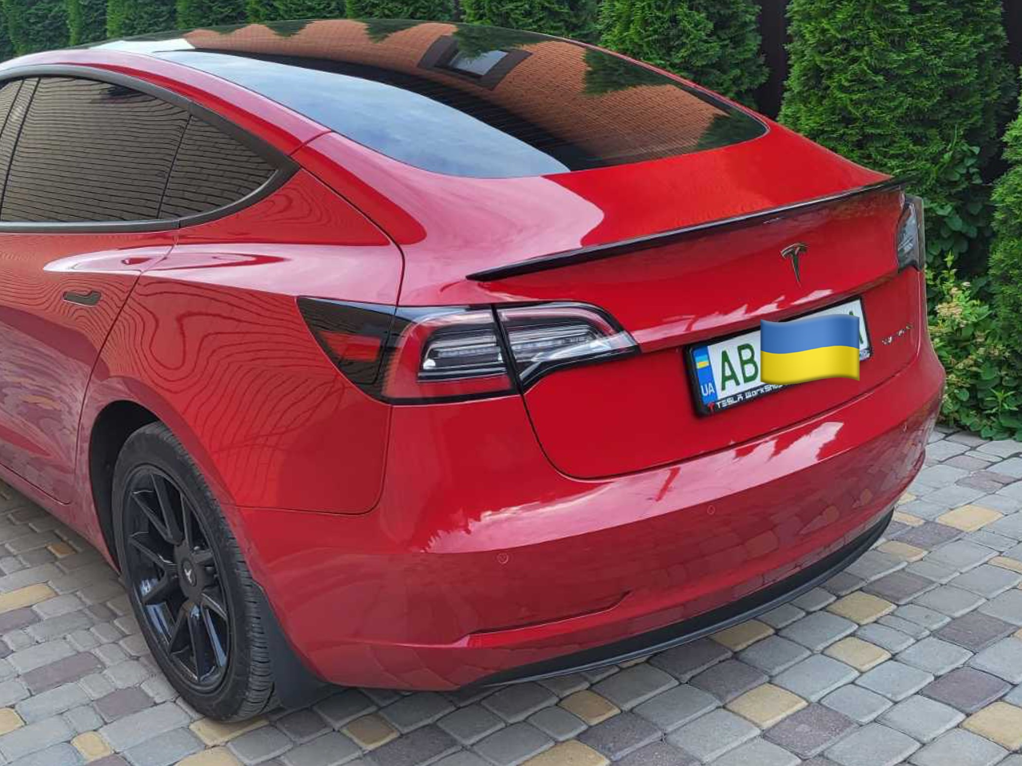 Спойлер лип багажника Tesla model 3 2017- ABS пластик, колір чорний глянець 3