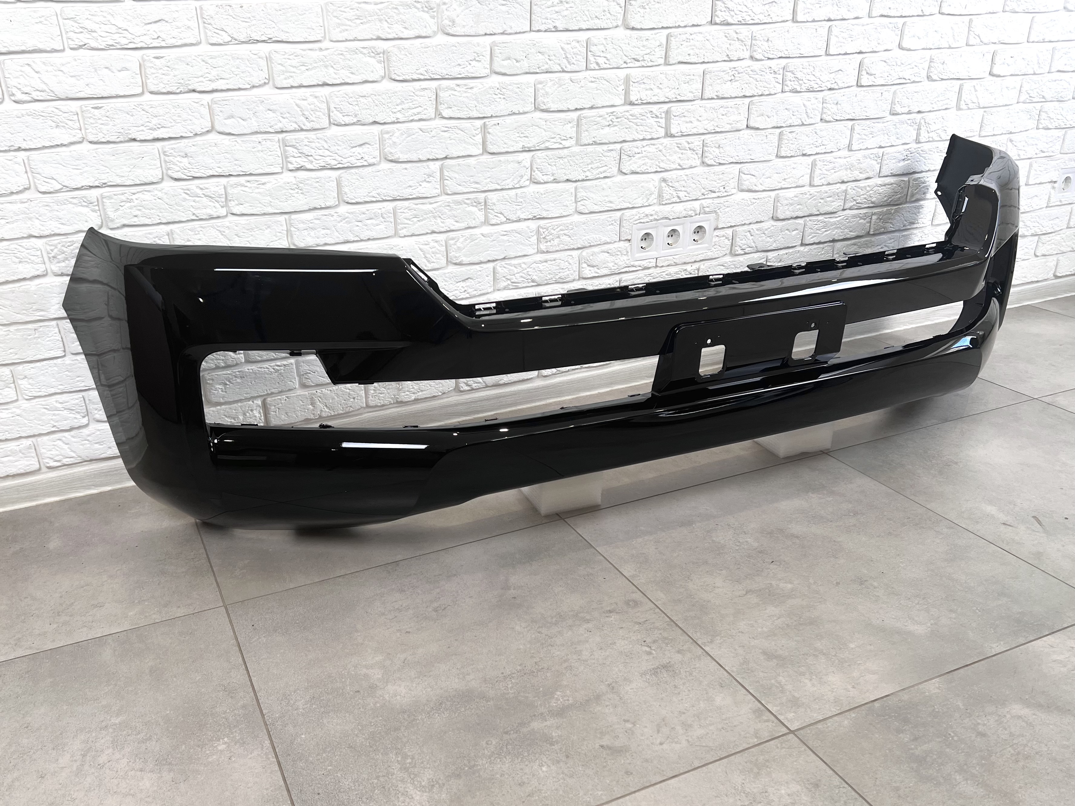 Бампер передній Toyota Land Cruiser 200 2015-2022, колір чорний 202 3