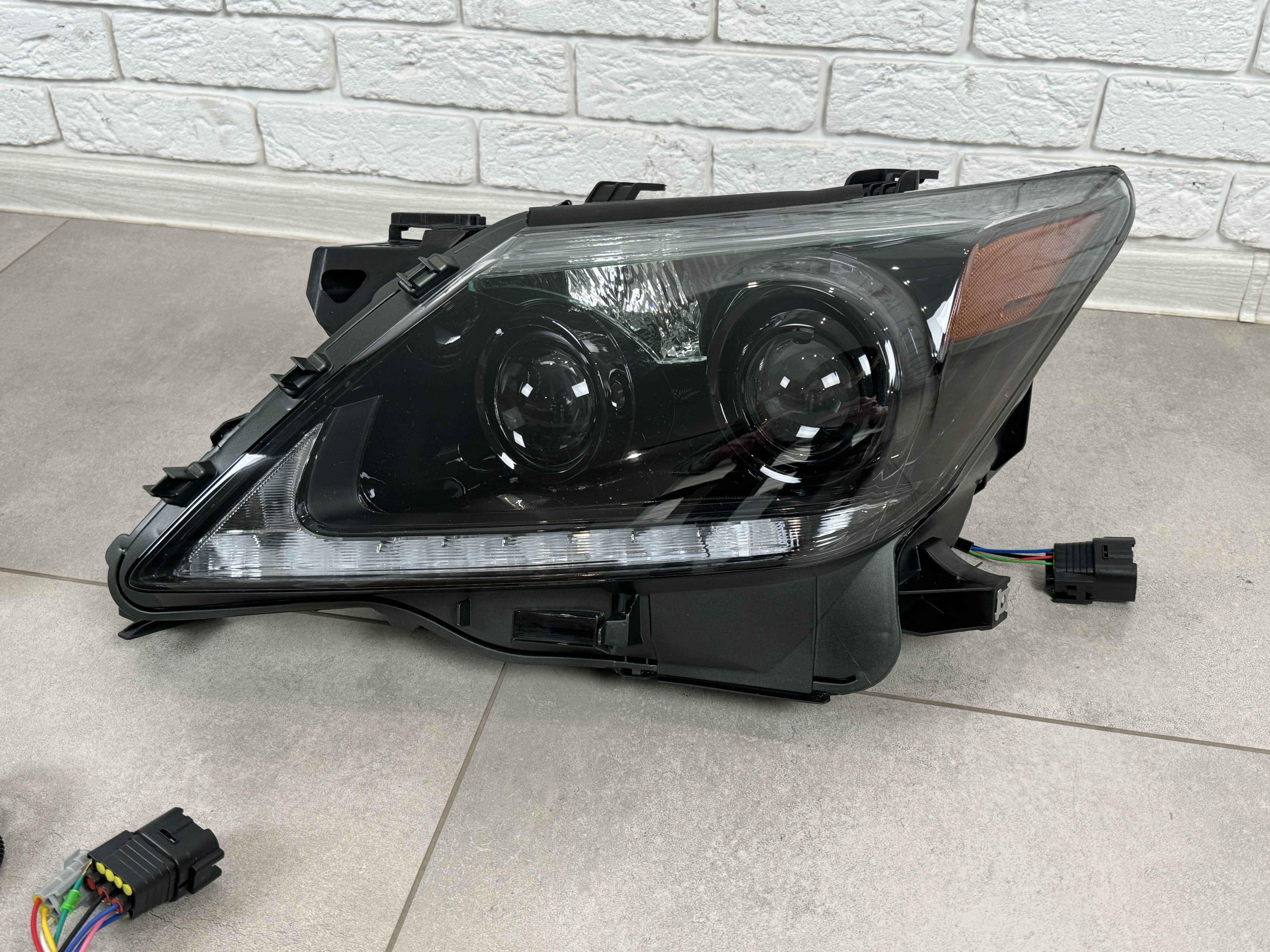 LED фари BLACK Lexus LX 570 2012-2015 2шт. 4