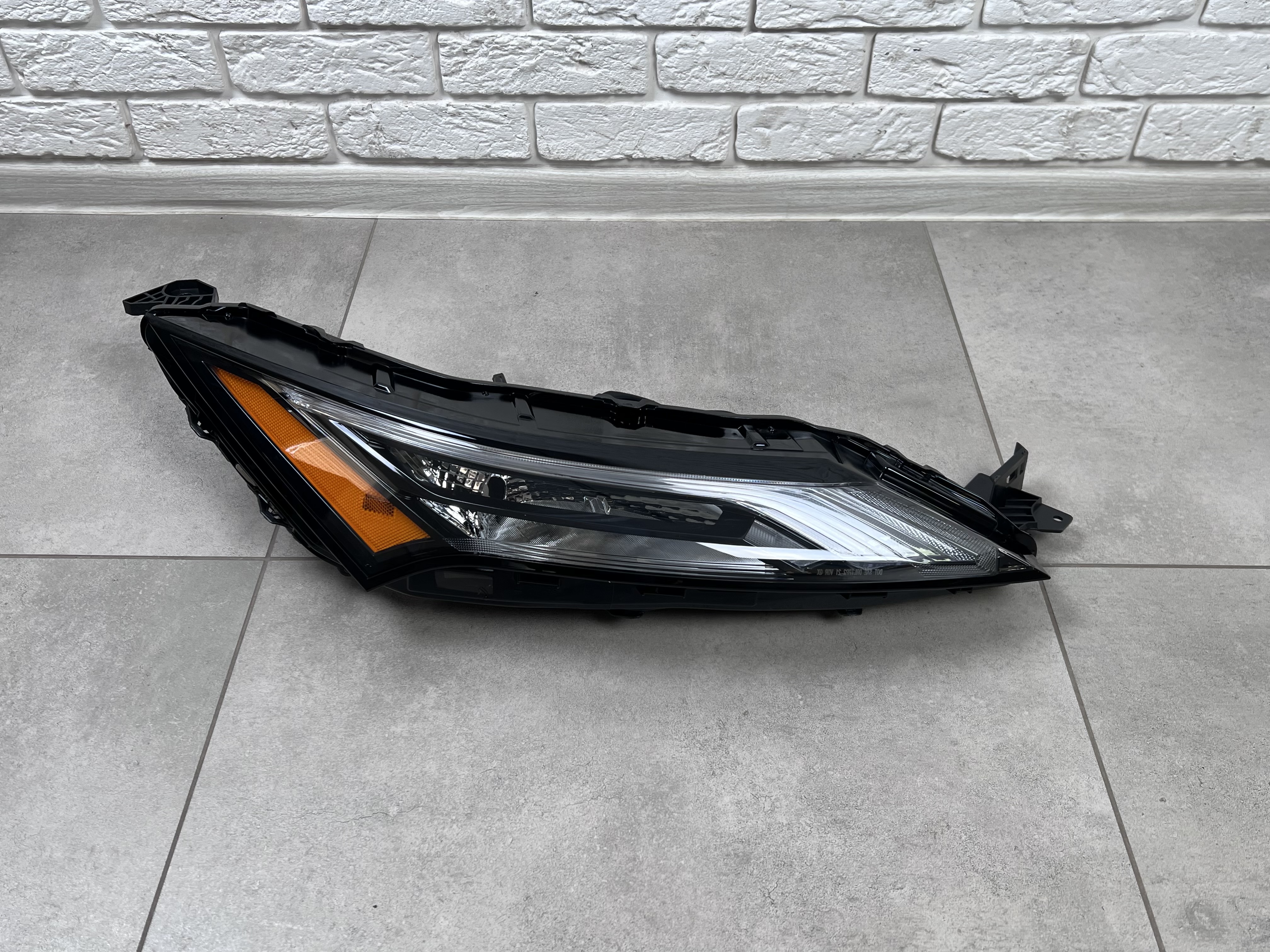 ДХО права фара верхня Nissan Rogue T33 2021+ 2