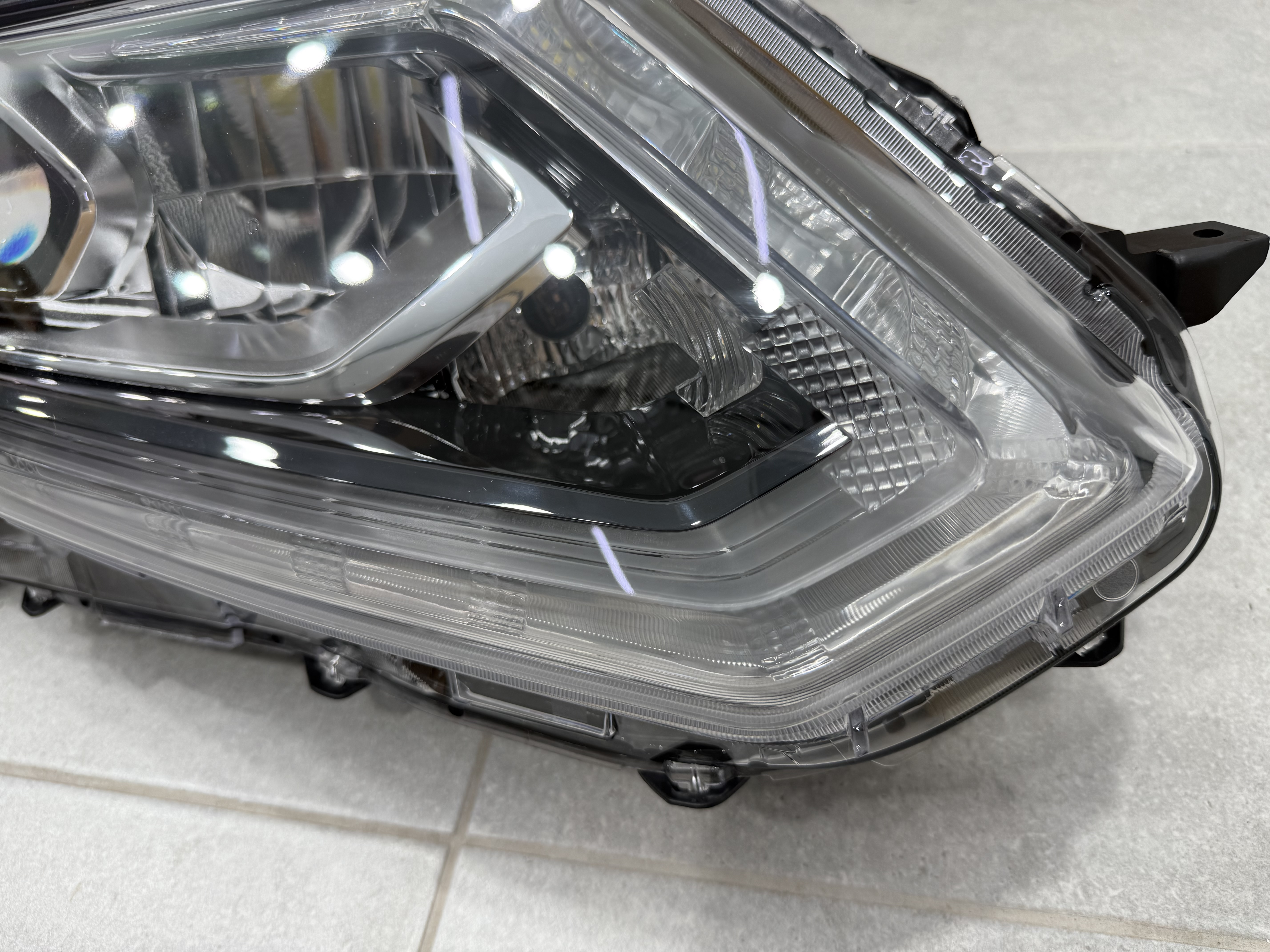 Права фара Full LED з лінзою для Nissan X-Trail 32 / Rogue 2014-2016 6