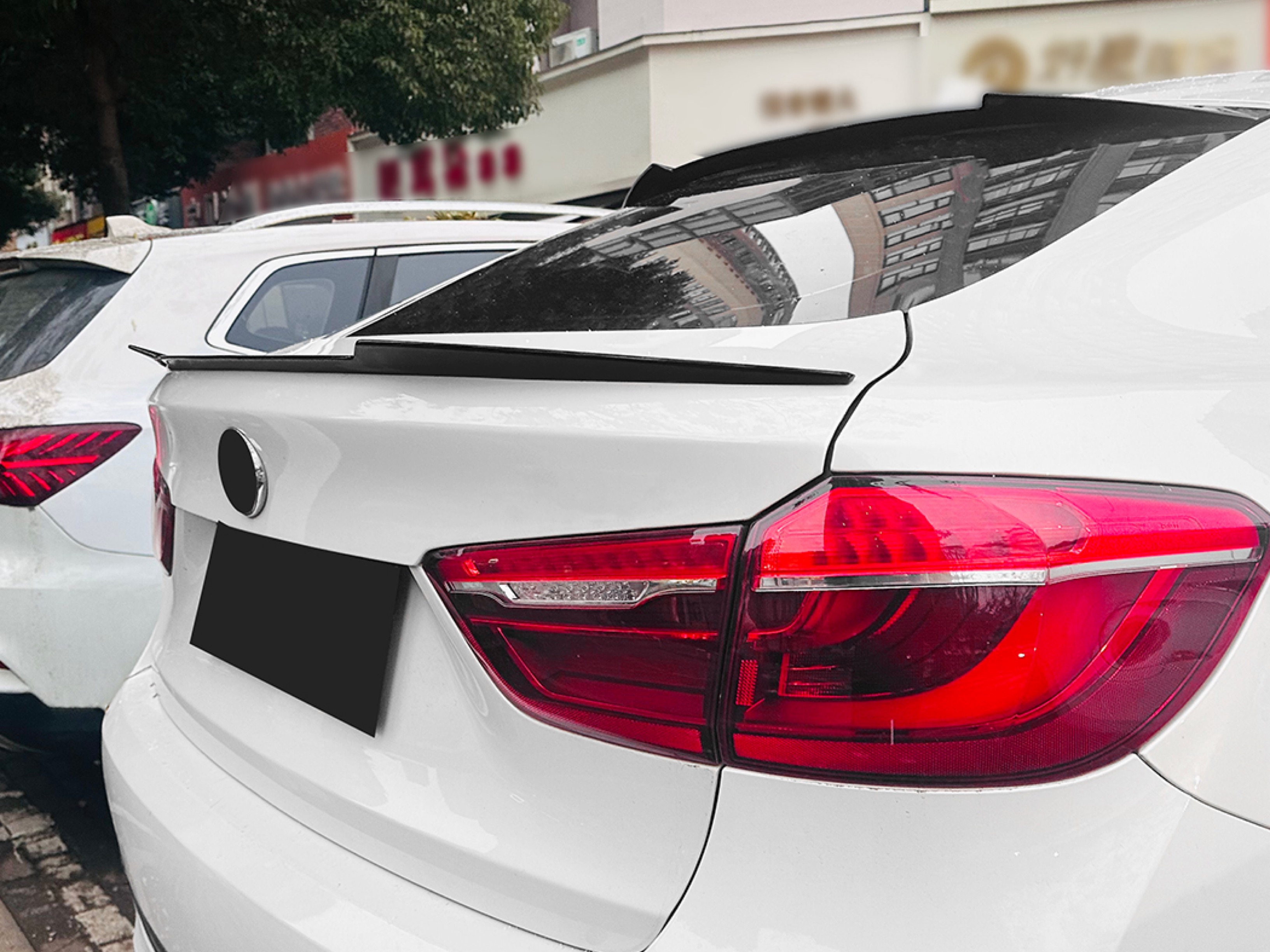 Спойлер лип на багажник BMW X6 F16 ABS пластик, колір чорний глянець 4