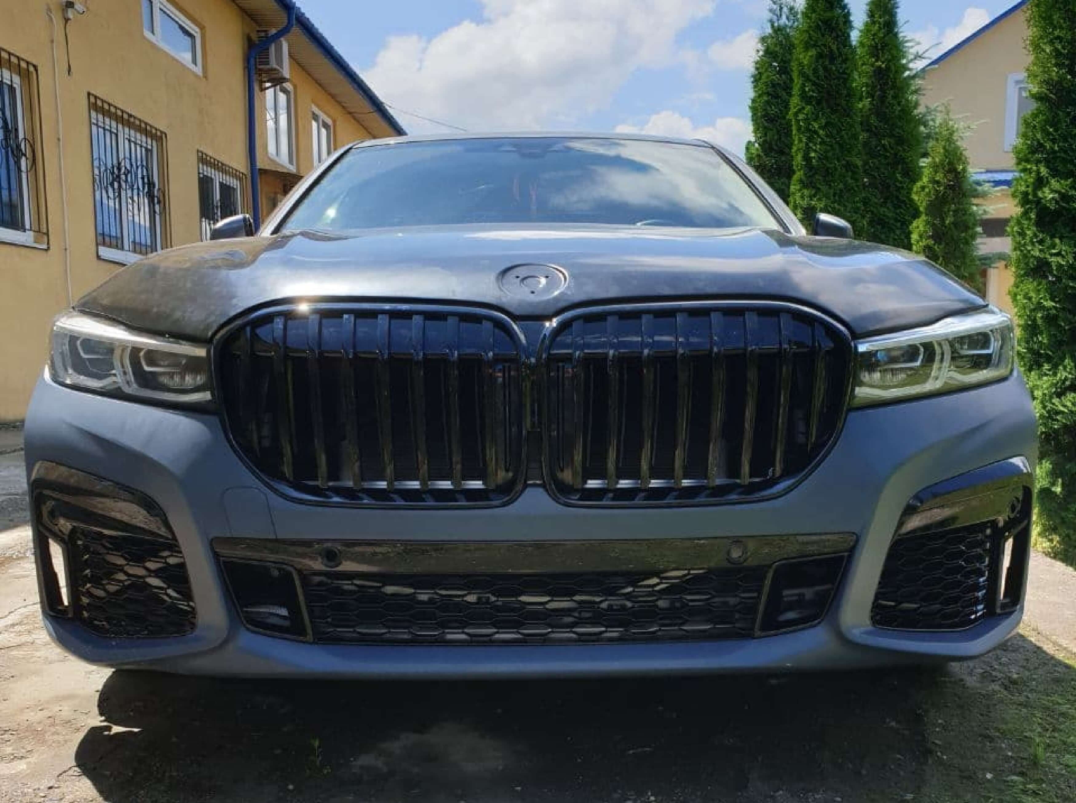 Ніздрі Чорний глянець (1 BAR) на BMW 7 Series G11 / G12 2019-2023 року 4
