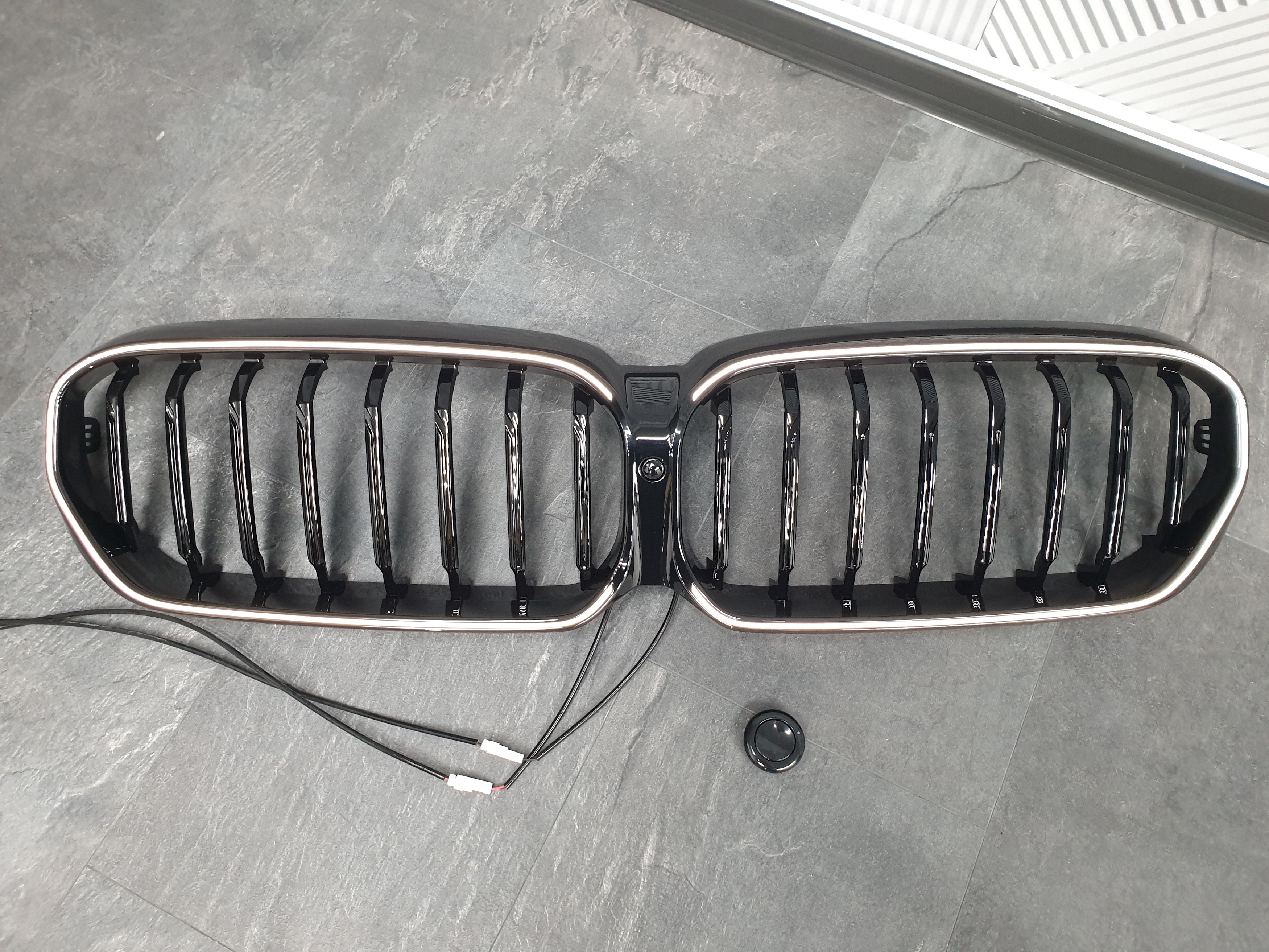 Ніздрі Чорний глянець (1 bar) Iconic glow на BMW 5 Series G30 / G31 2020-2023 року 4