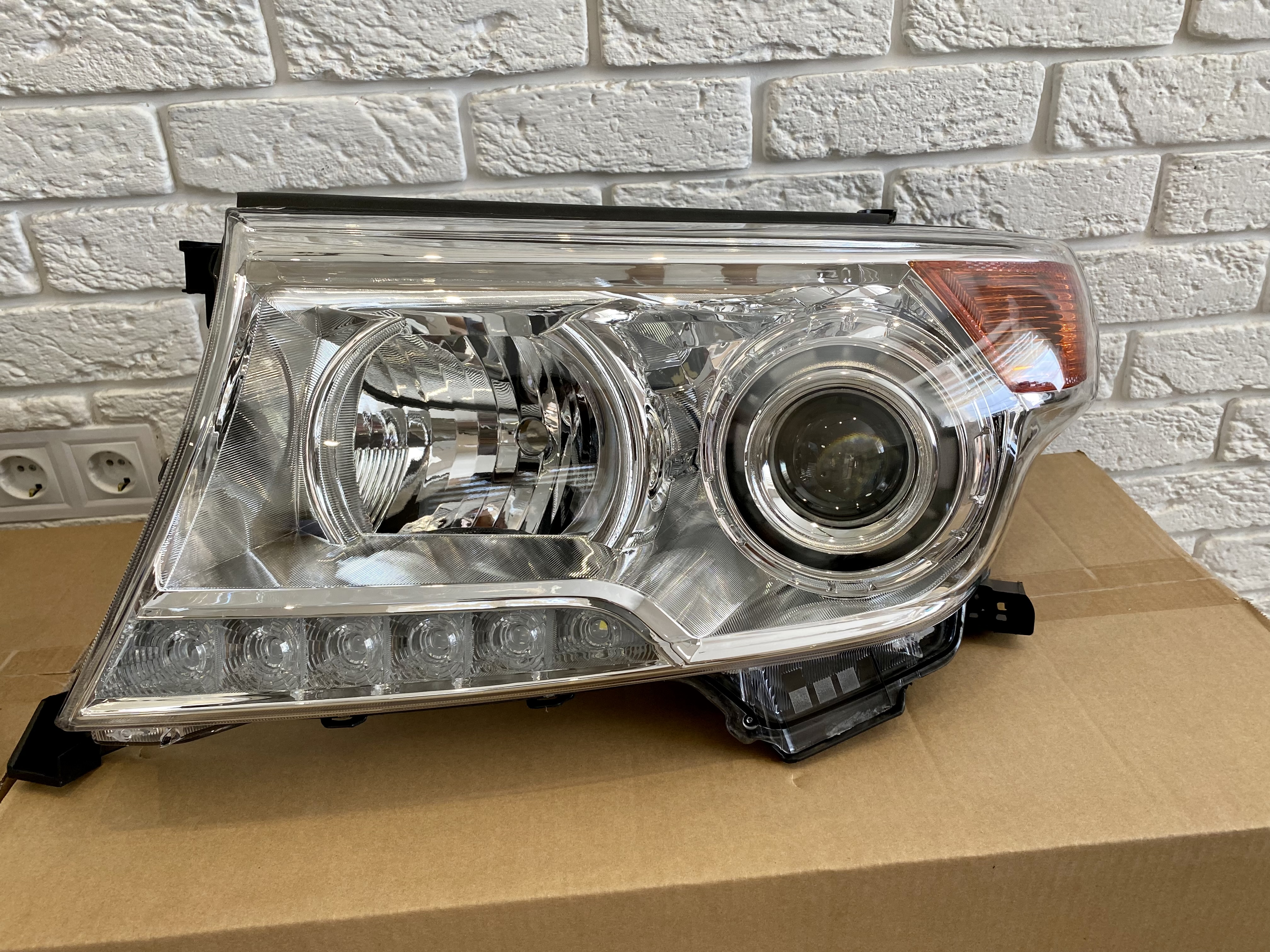 Фари рестайлінг Toyota Land Cruiser 200 2007-2015 хром 2шт. 3
