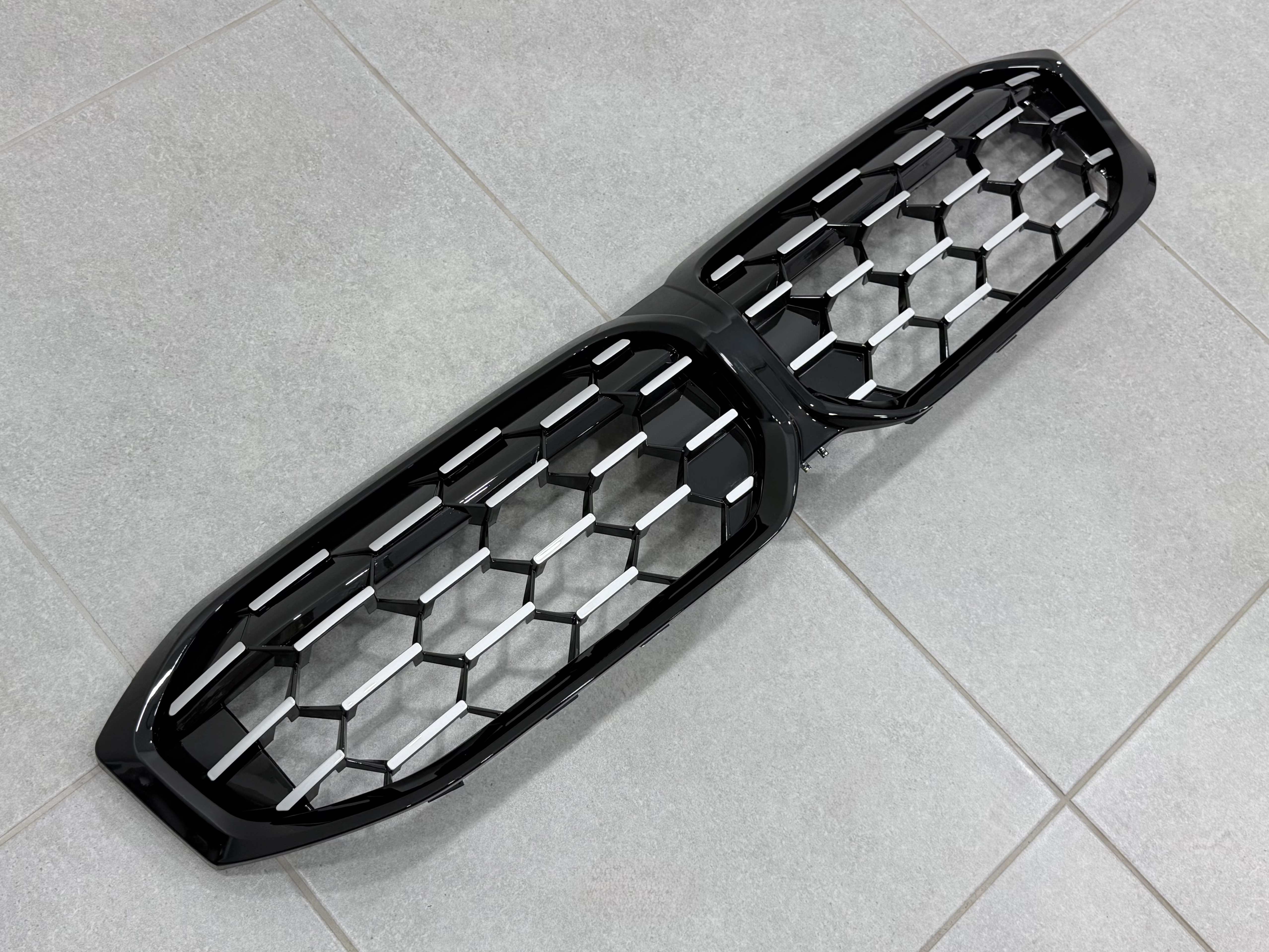 Решітка радіатора соти Black / Silver BMW 3 series G20 G21 рестайлінг 2022+ 51135A357F9 3