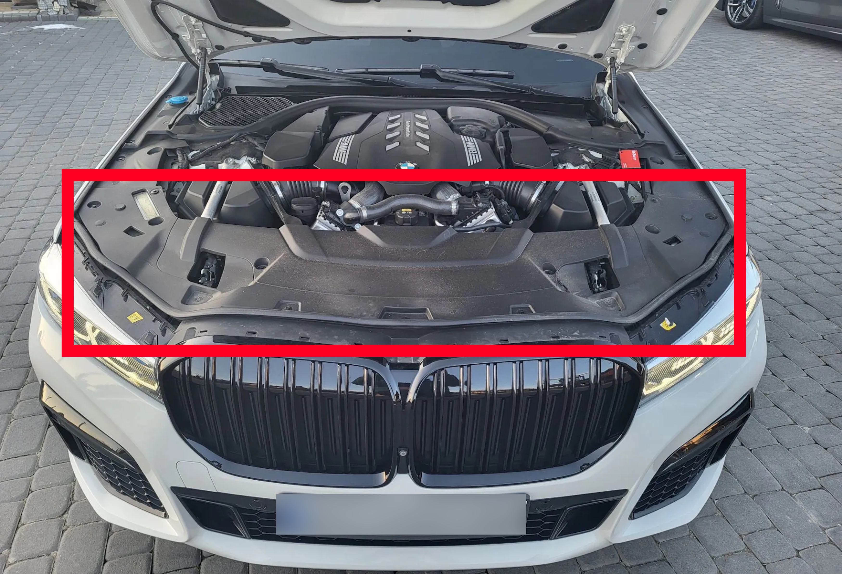 Шумоізоляція (центральний щиток моторного відсіку) на BMW 7 Series G11 / G12 2019-2023 року 3