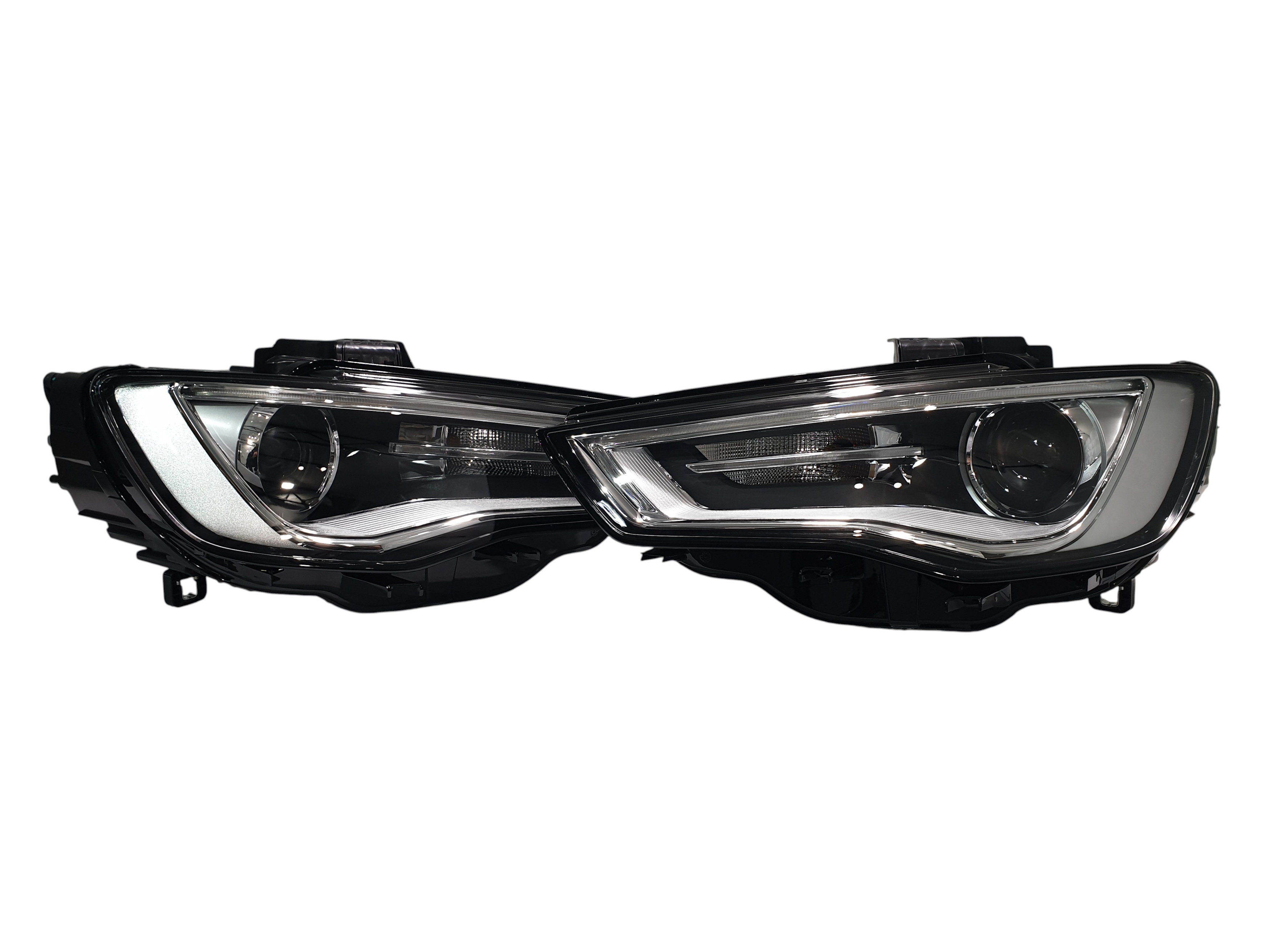 Передні фари (Xenon без блоків) на Audi A3 8V 2012-2016 року
