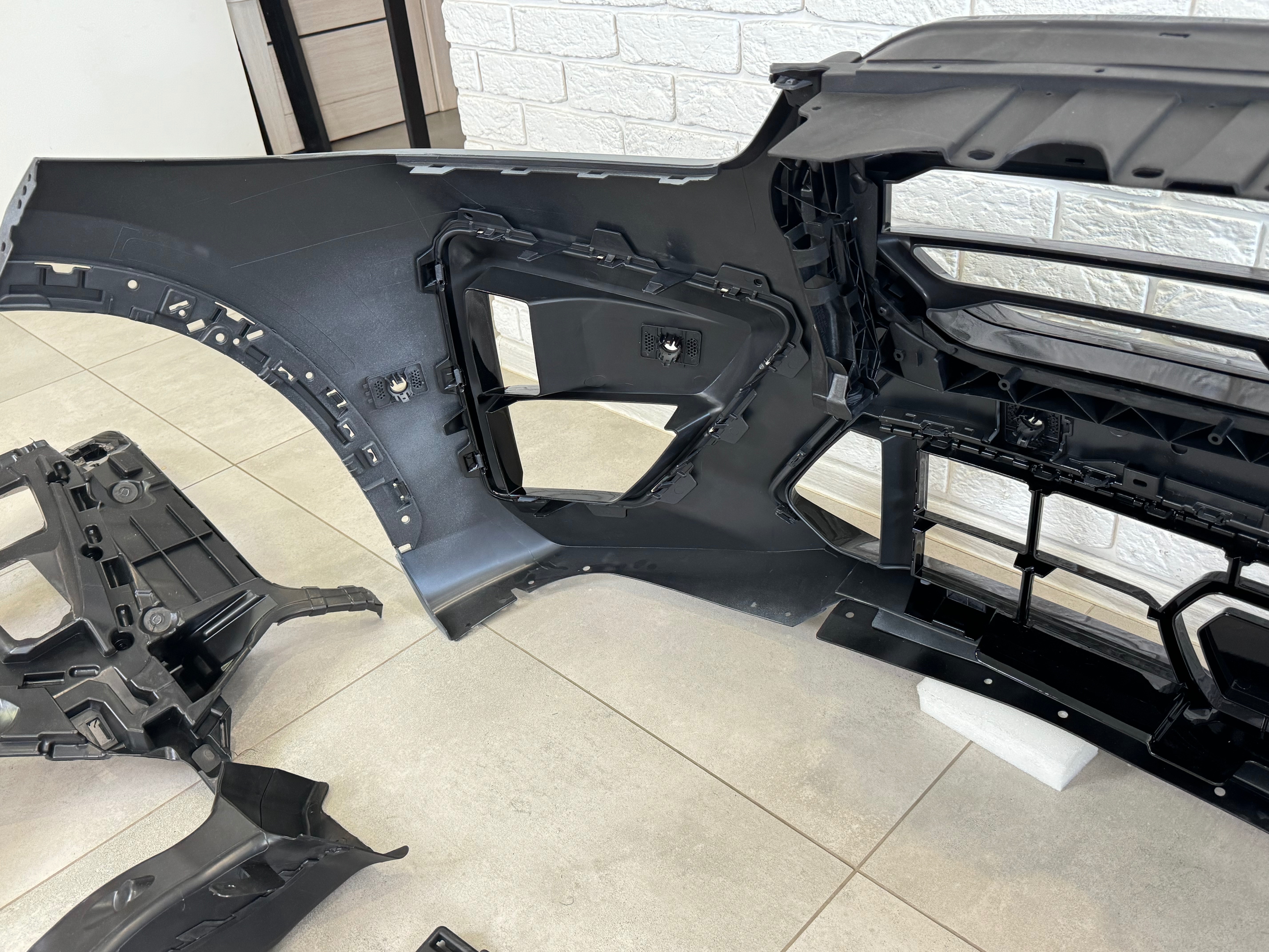 Бампер передній у зборі X5M F95 LCI для BMW X5 G05 F95 2023+ 2