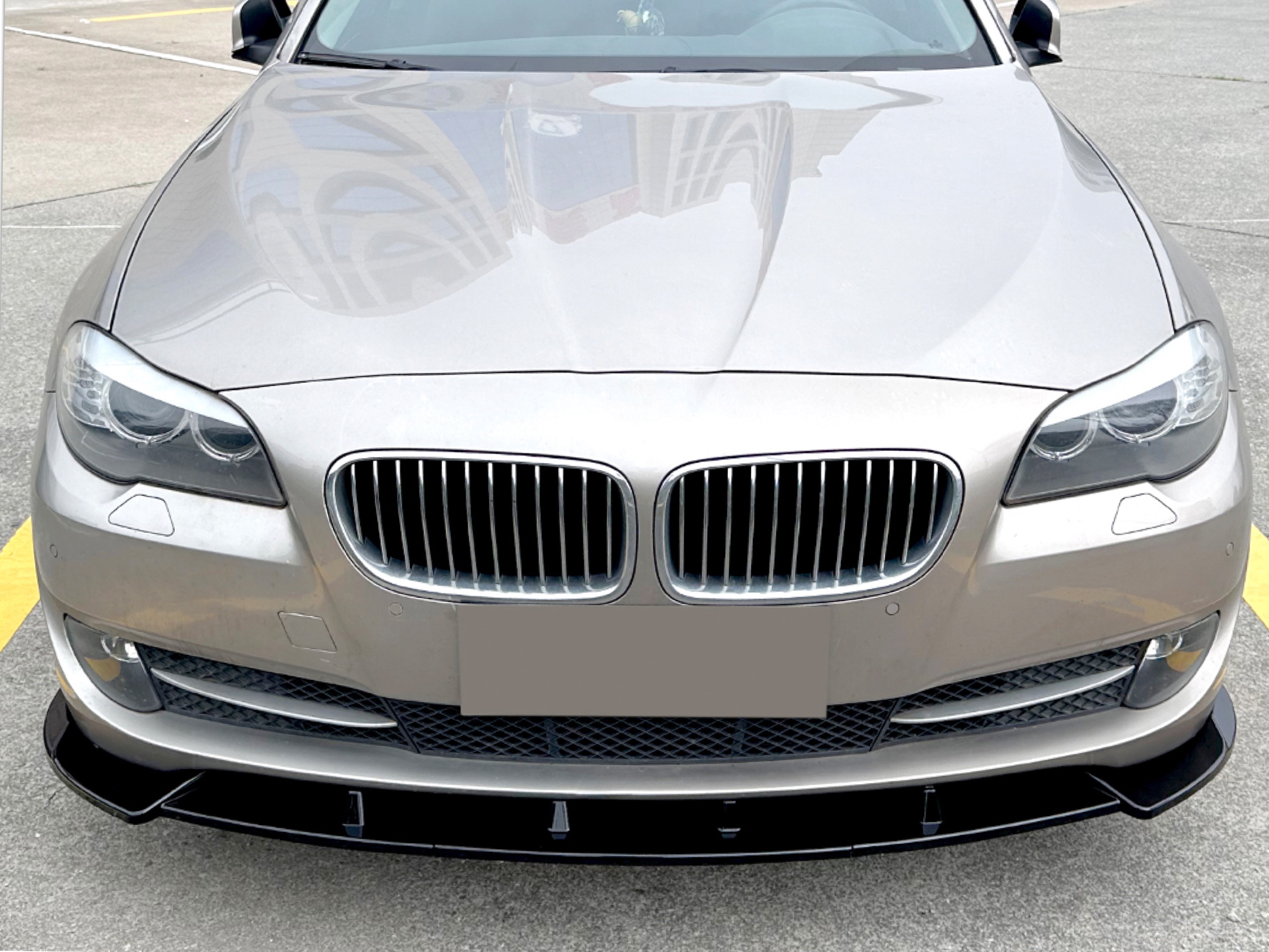 Спідниця накладка переднього бампера BMW 5 series F10 F11 2010-2013 ABS пластик, колір чорний глянець 3