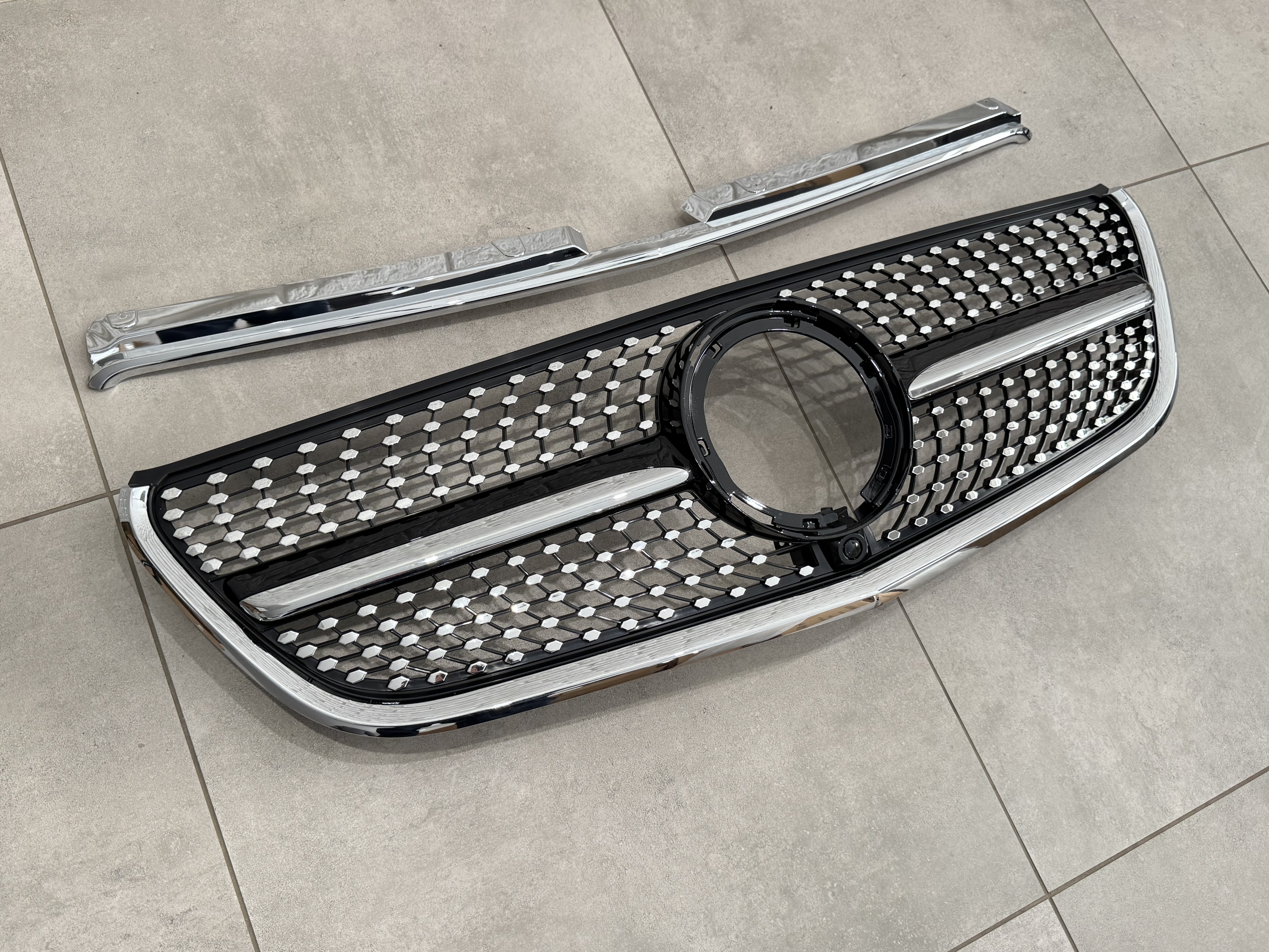 Решітка радіатора DIAMOND BLACK Mercedes Benz Vito W447 2020-2023 4