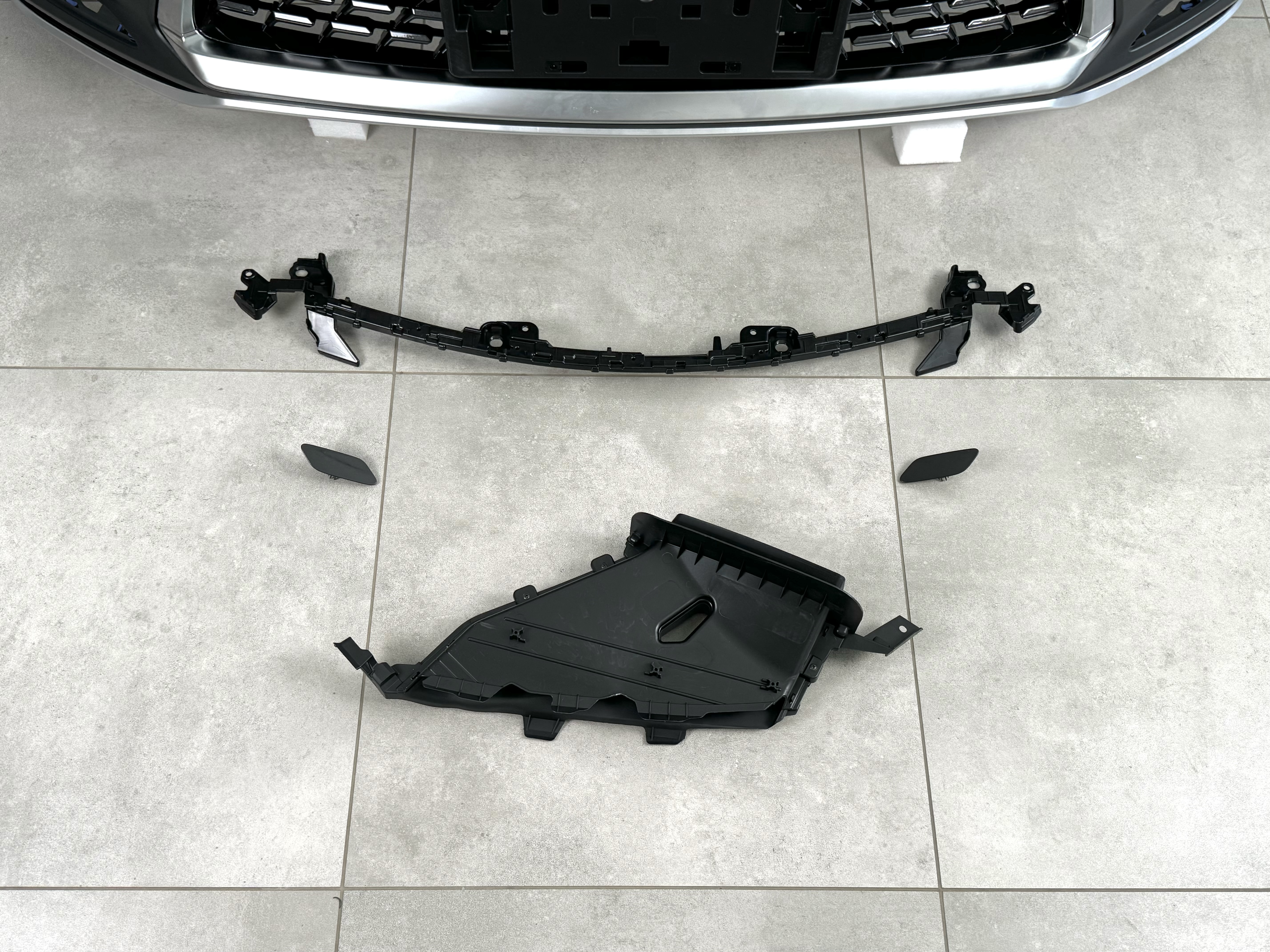 Бампер передній у зборі OEM Lexus RX 2019-2022 решітка під камеру 3