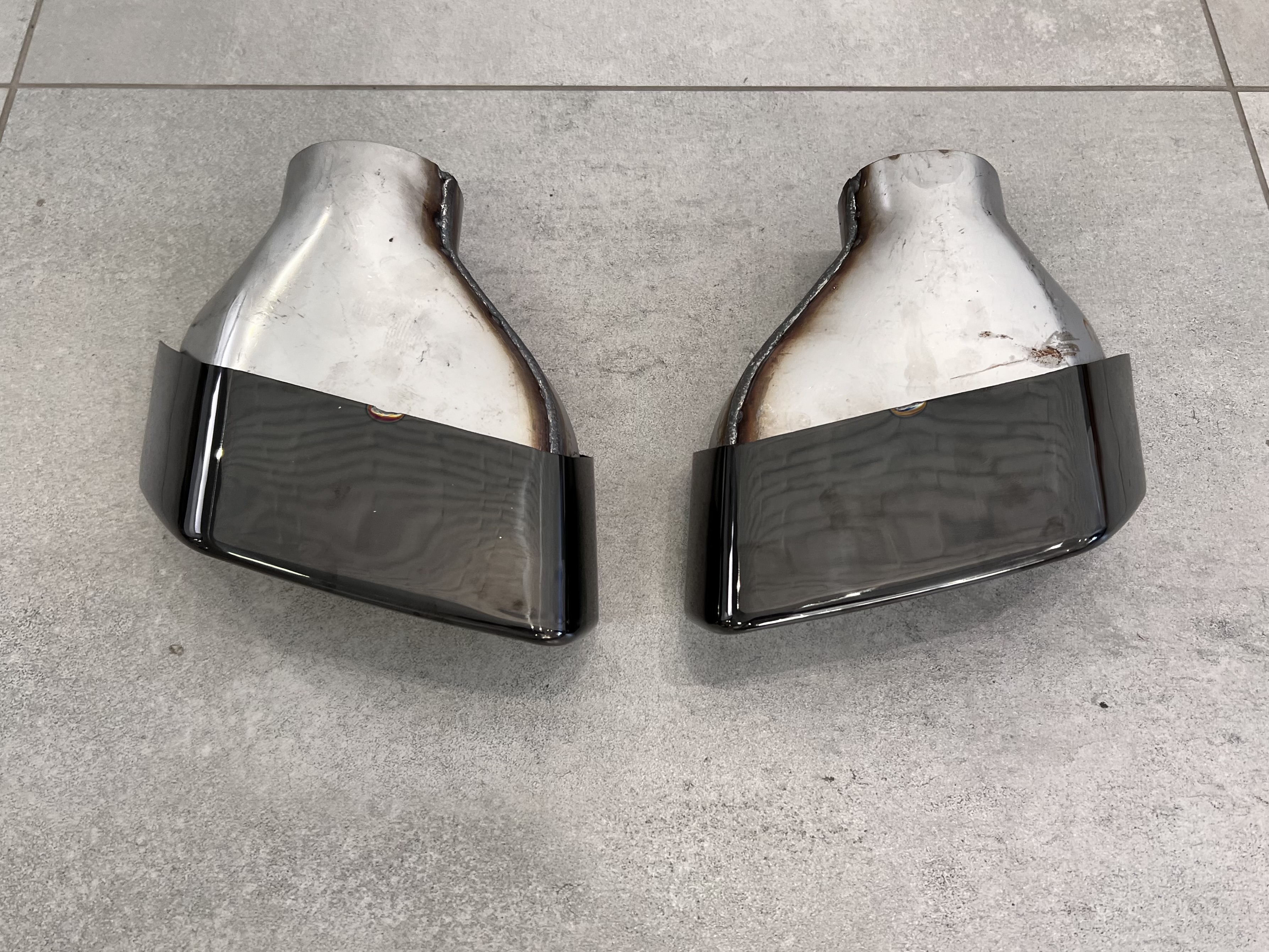 Насадки на вихлопні труби M Perfomance BMW G30 / G31 2017-2023 чорні 4