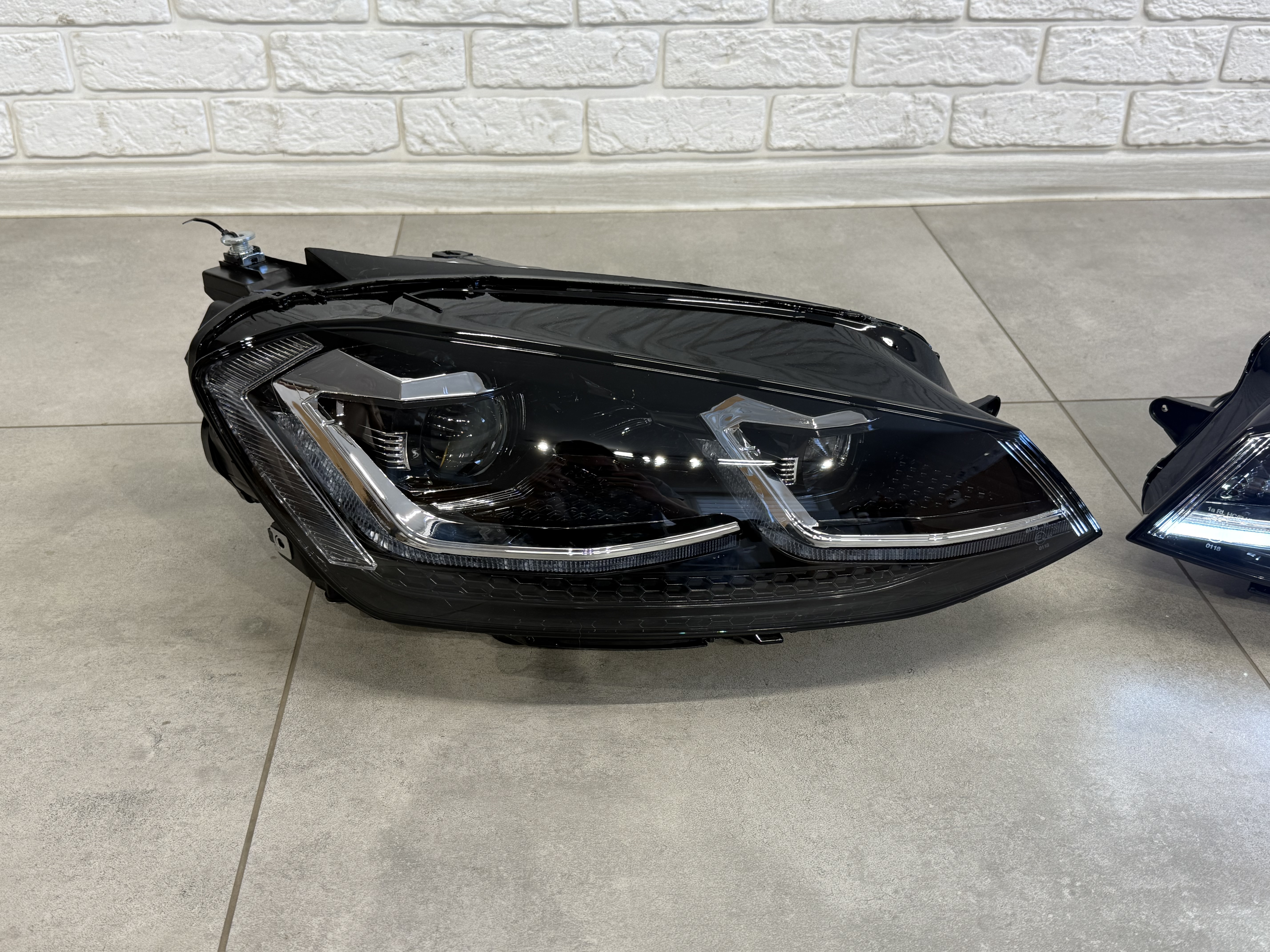 Передні LED фари для Volkswagen Golf 7 2014-2016 у стилі рестайлінг 7.5 3