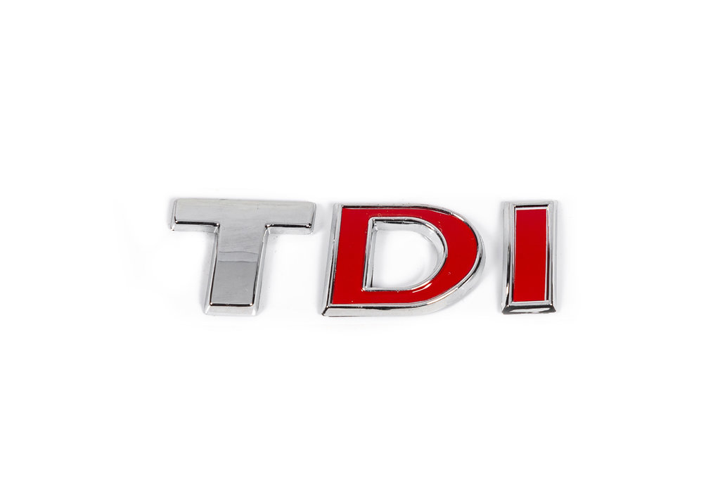 Напис TDI (косою шрифт) T - хром, DI - червона 5