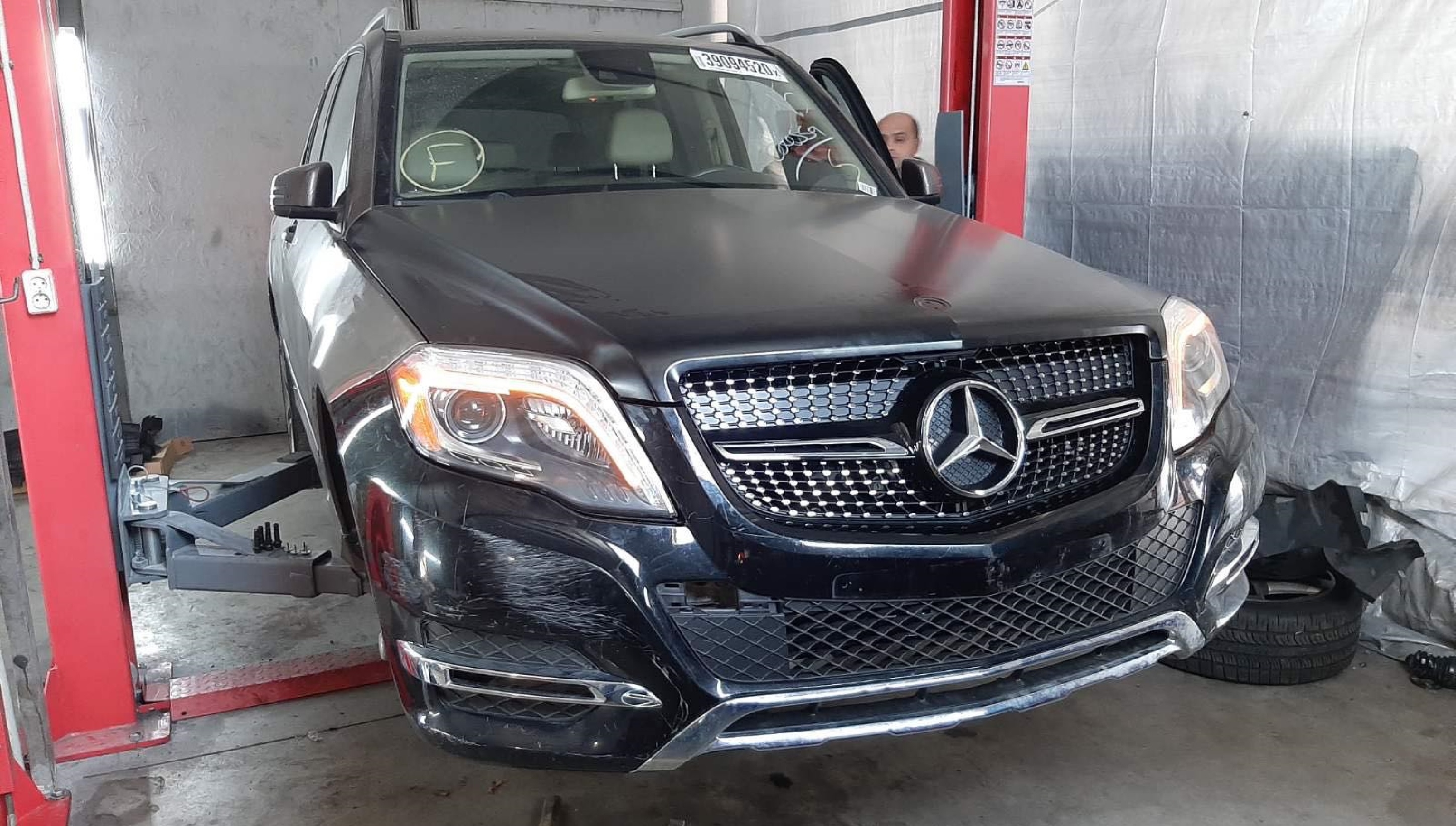 Решітка радіатора Diamond Black на Mercedes-Benz GLK-Class X204 2012-2015 року 4